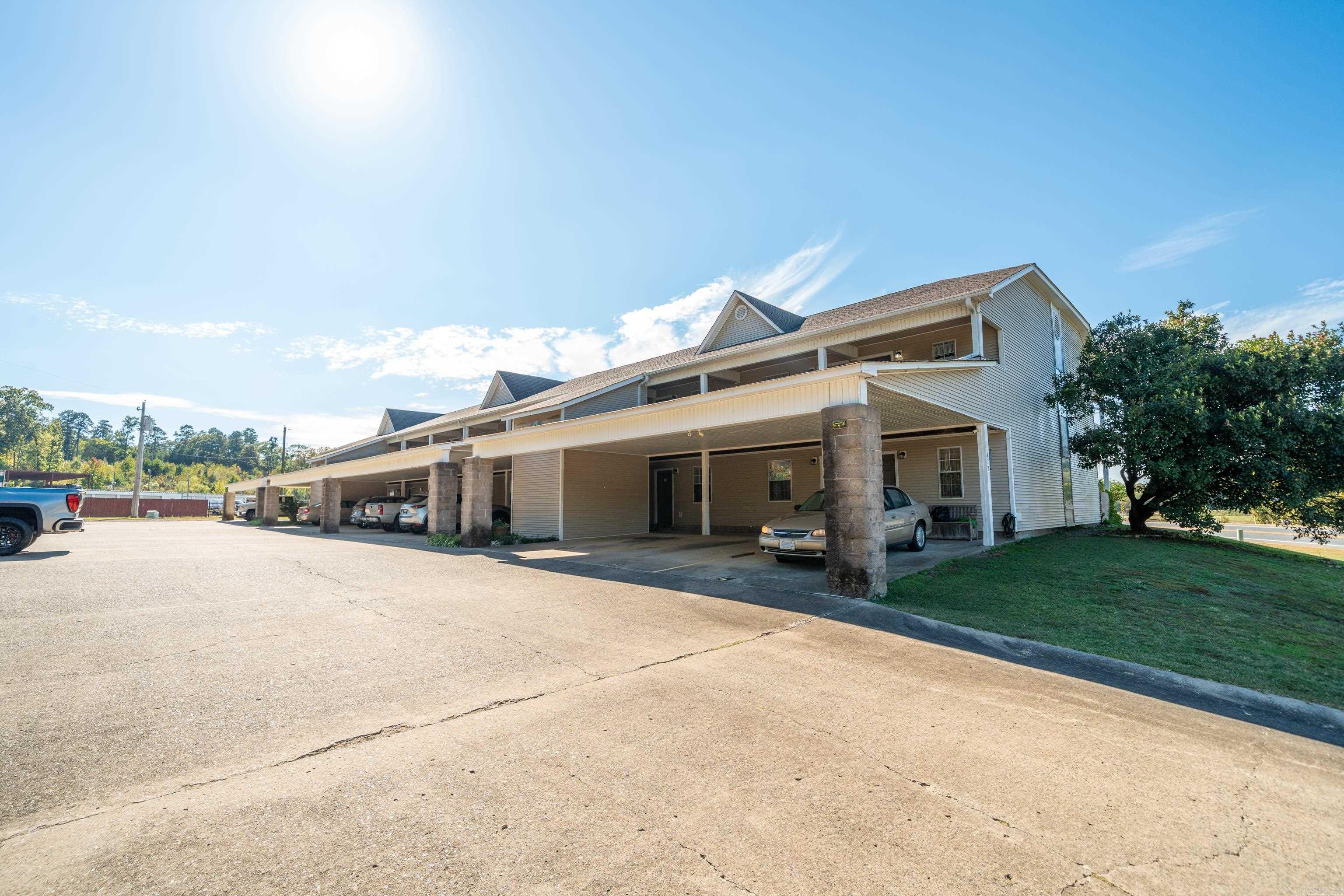 DIAMONDHEAD MANOR - Residential