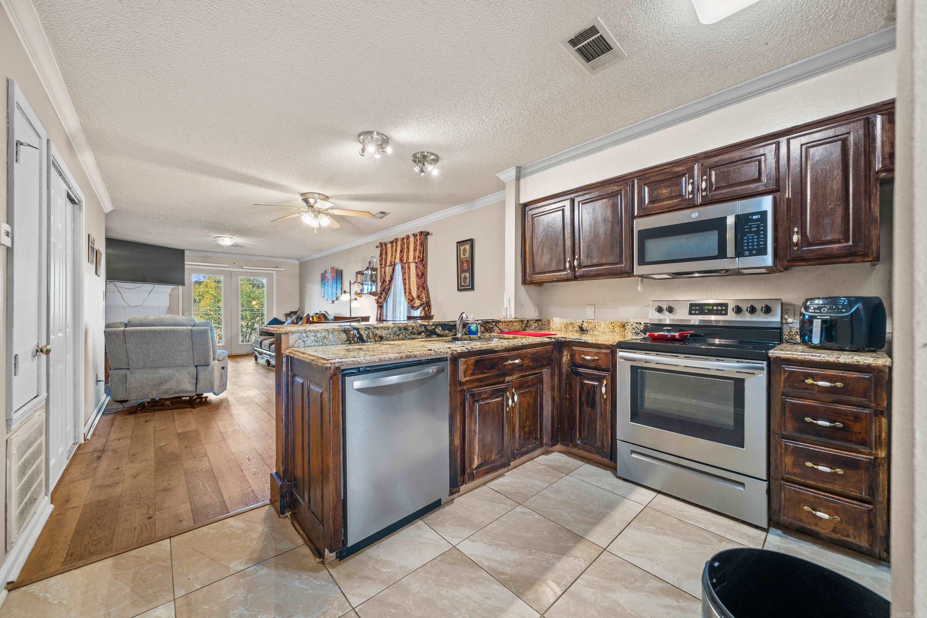 DIAMONDHEAD MANOR - Residential