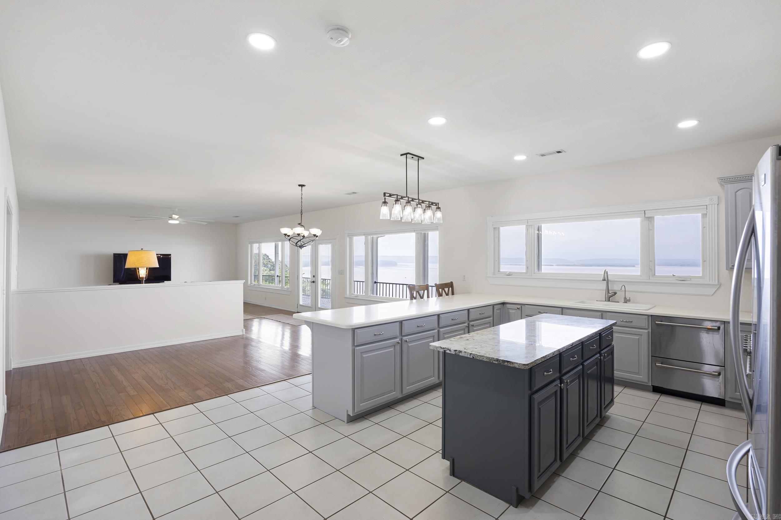 EAGLE RIDGE I - Residential