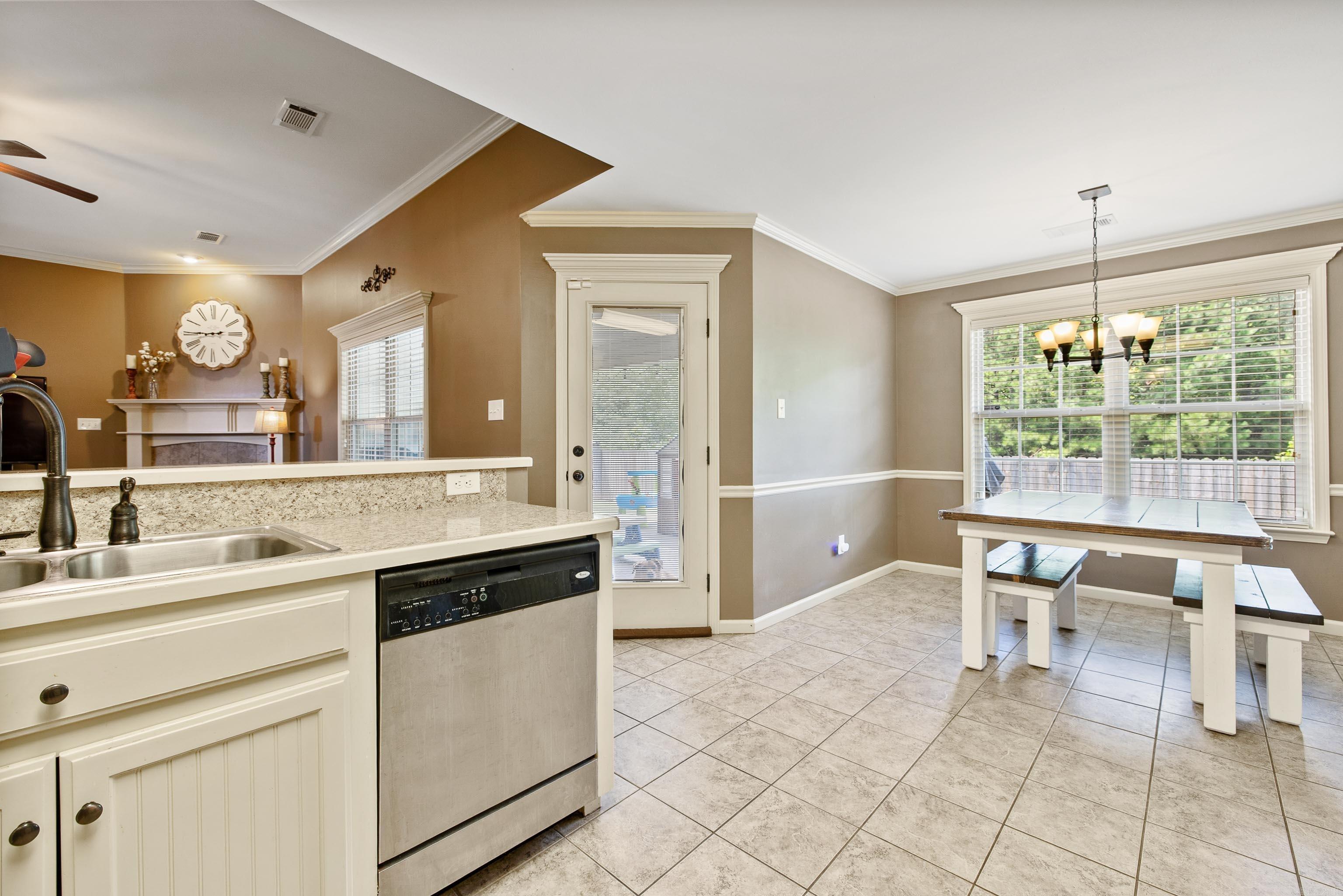 KINGS CROSSING - Residential