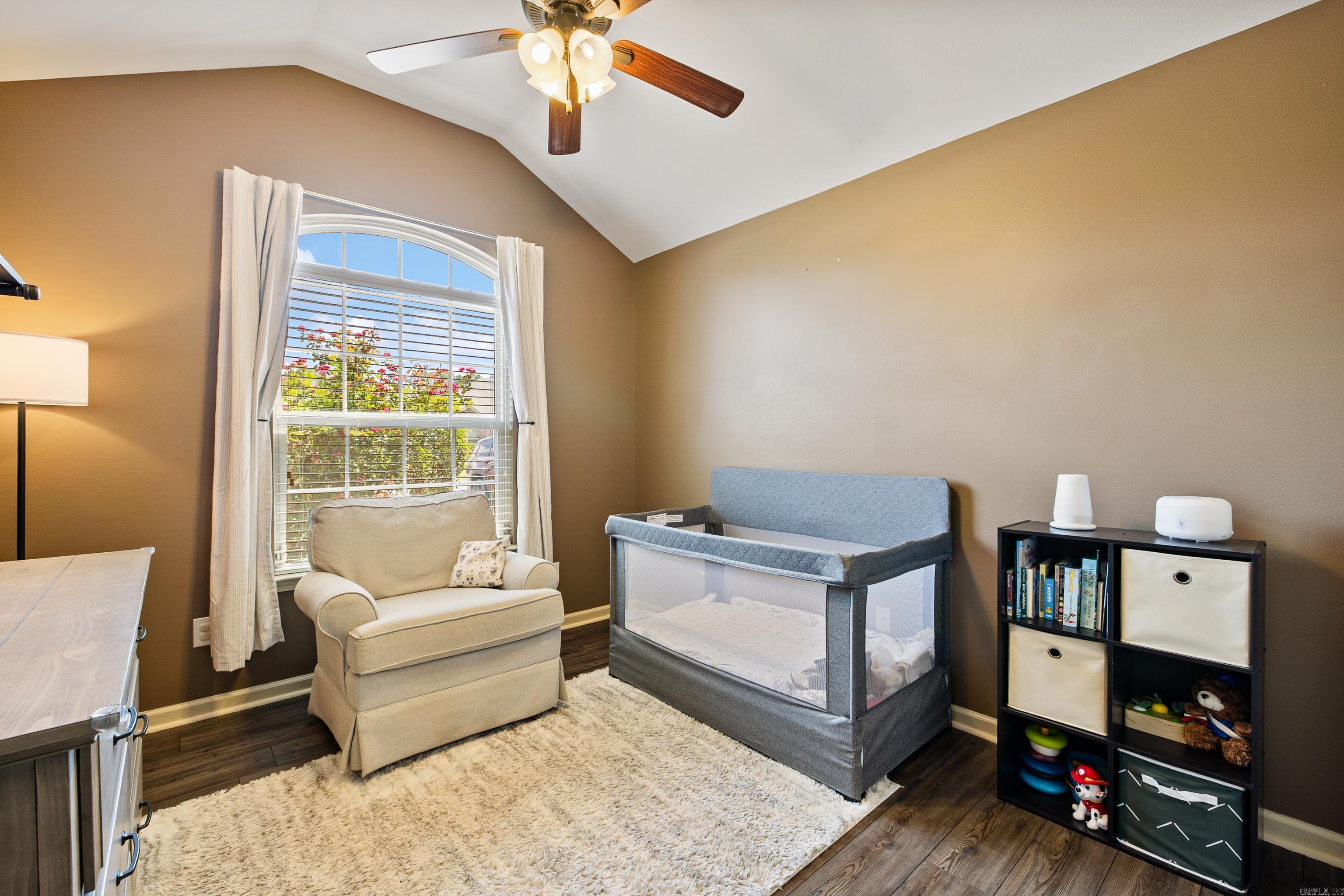 KINGS CROSSING - Residential