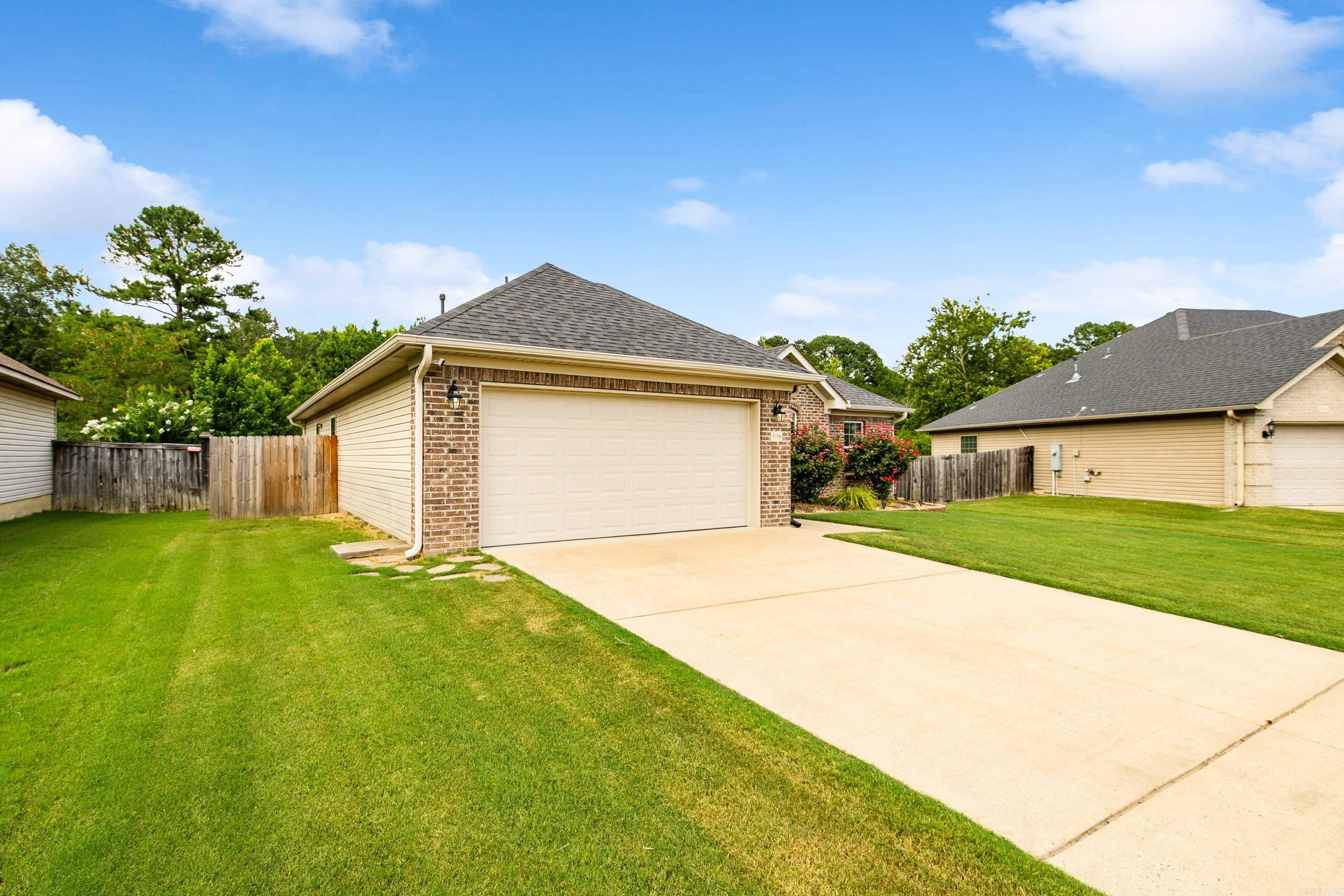 KINGS CROSSING - Residential