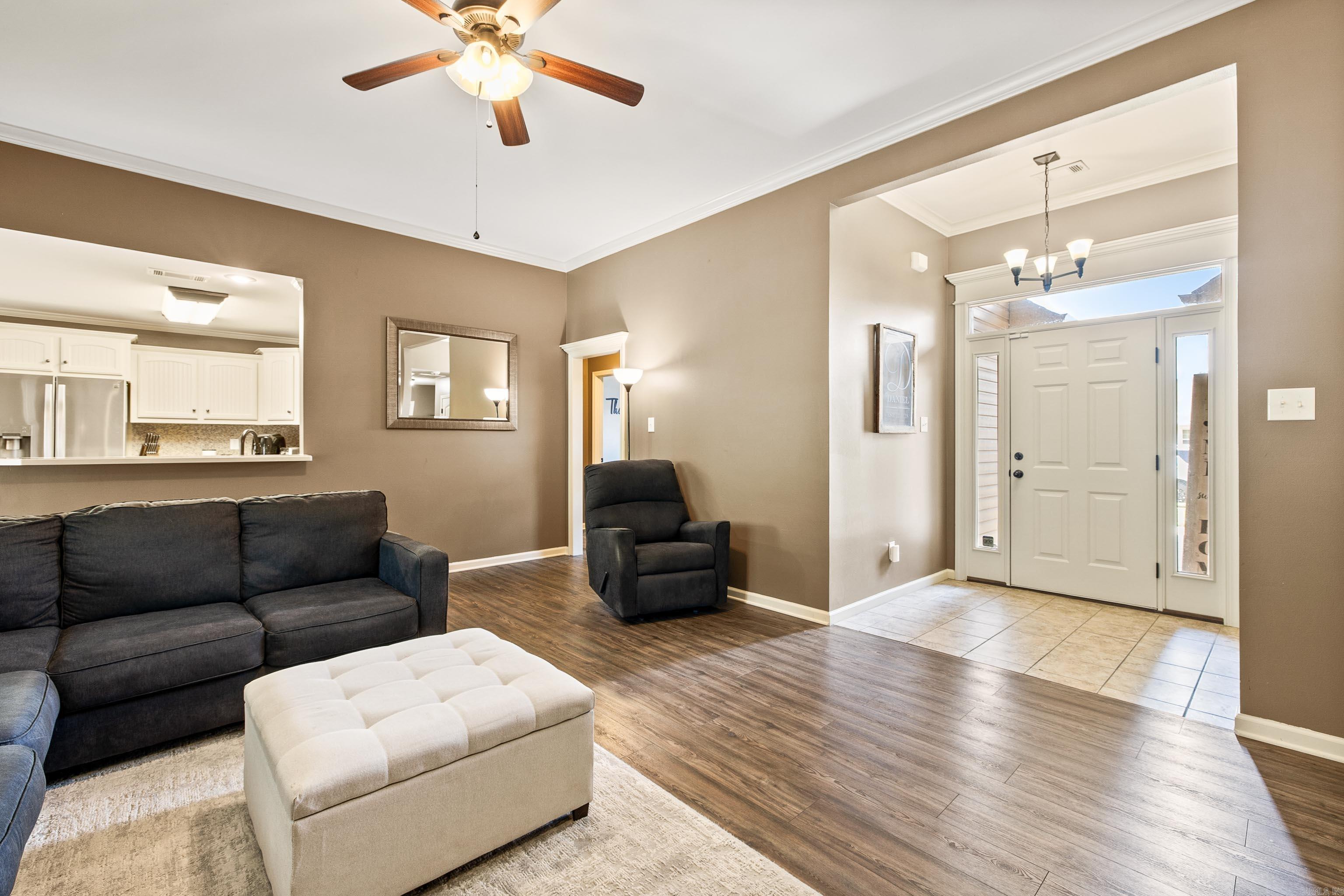 KINGS CROSSING - Residential