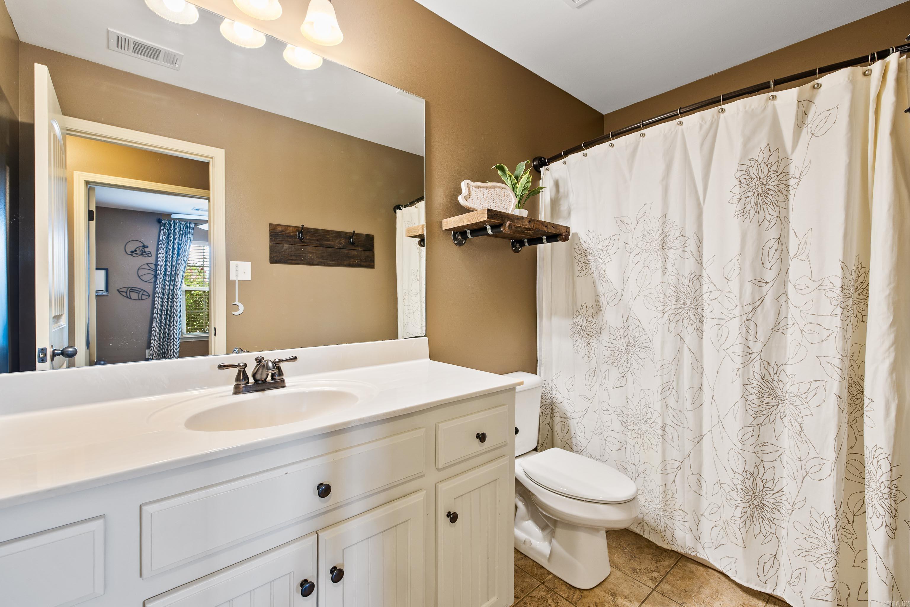 KINGS CROSSING - Residential