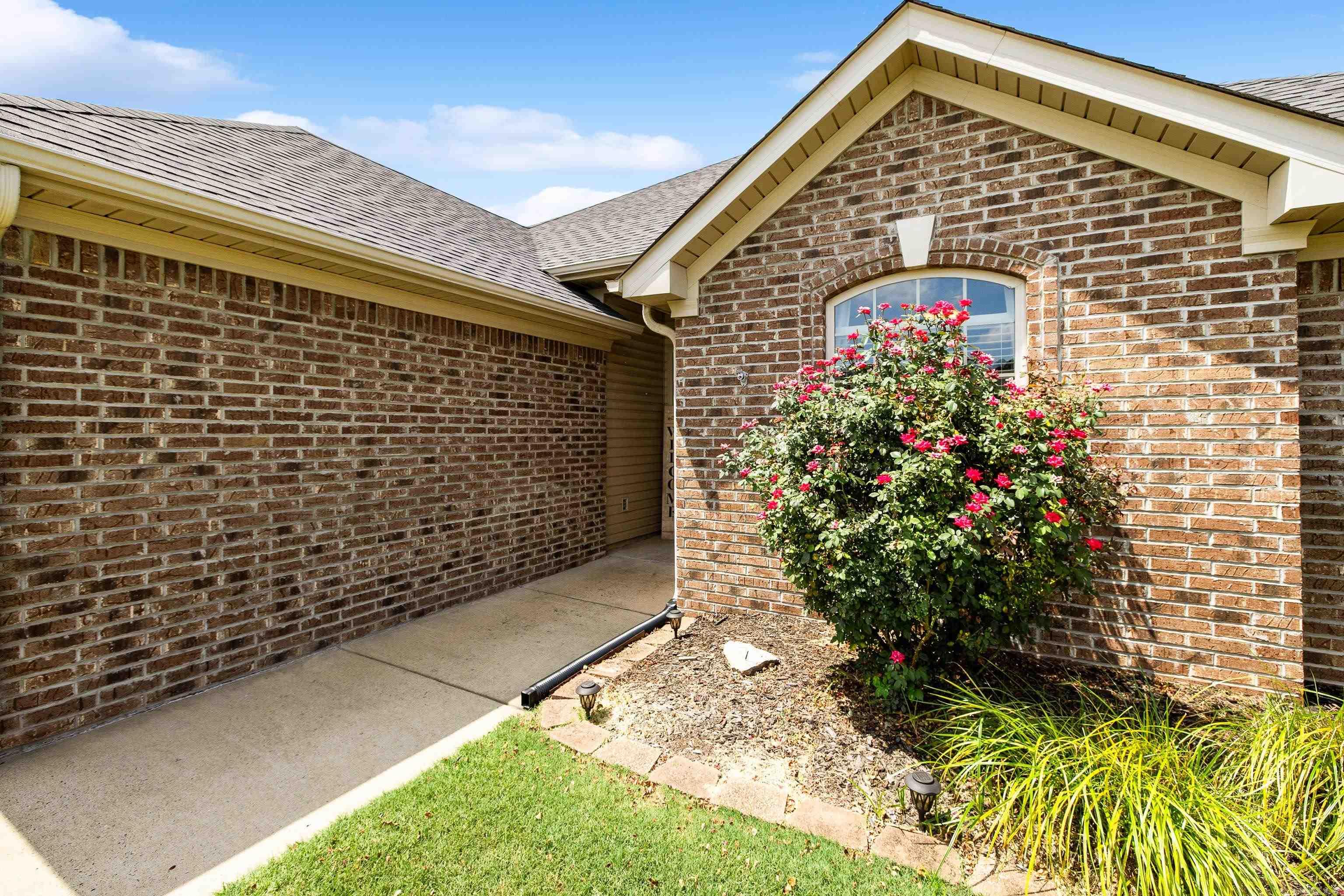 KINGS CROSSING - Residential