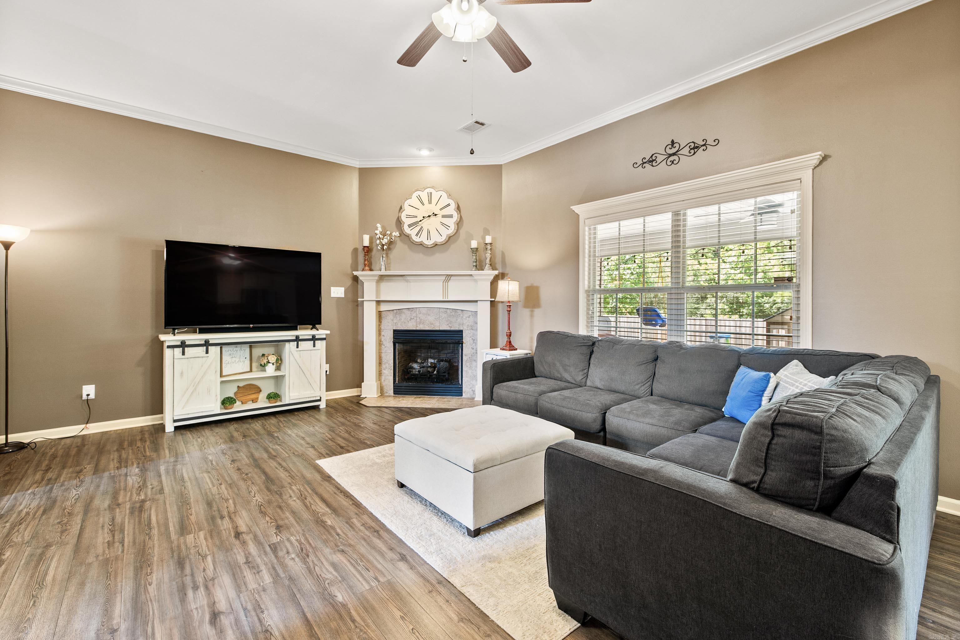 KINGS CROSSING - Residential