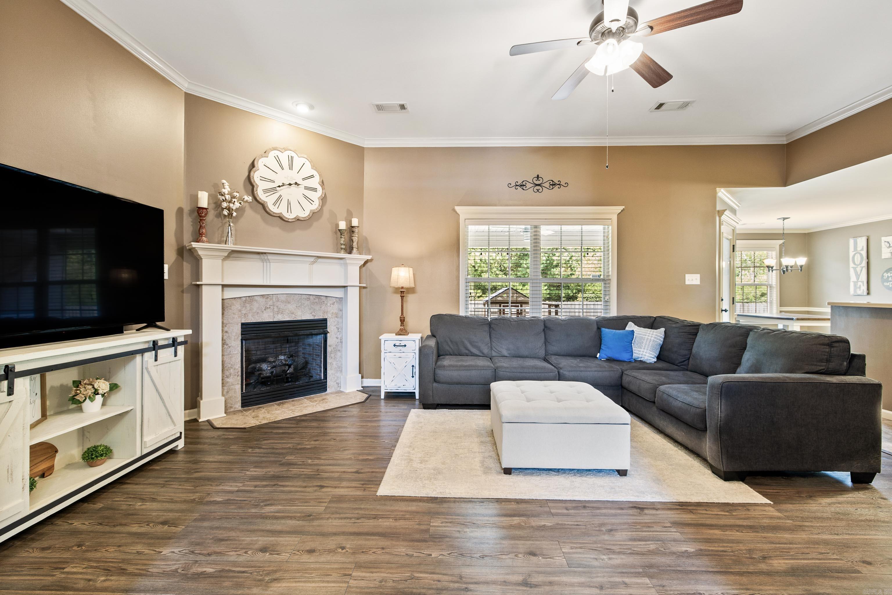 KINGS CROSSING - Residential