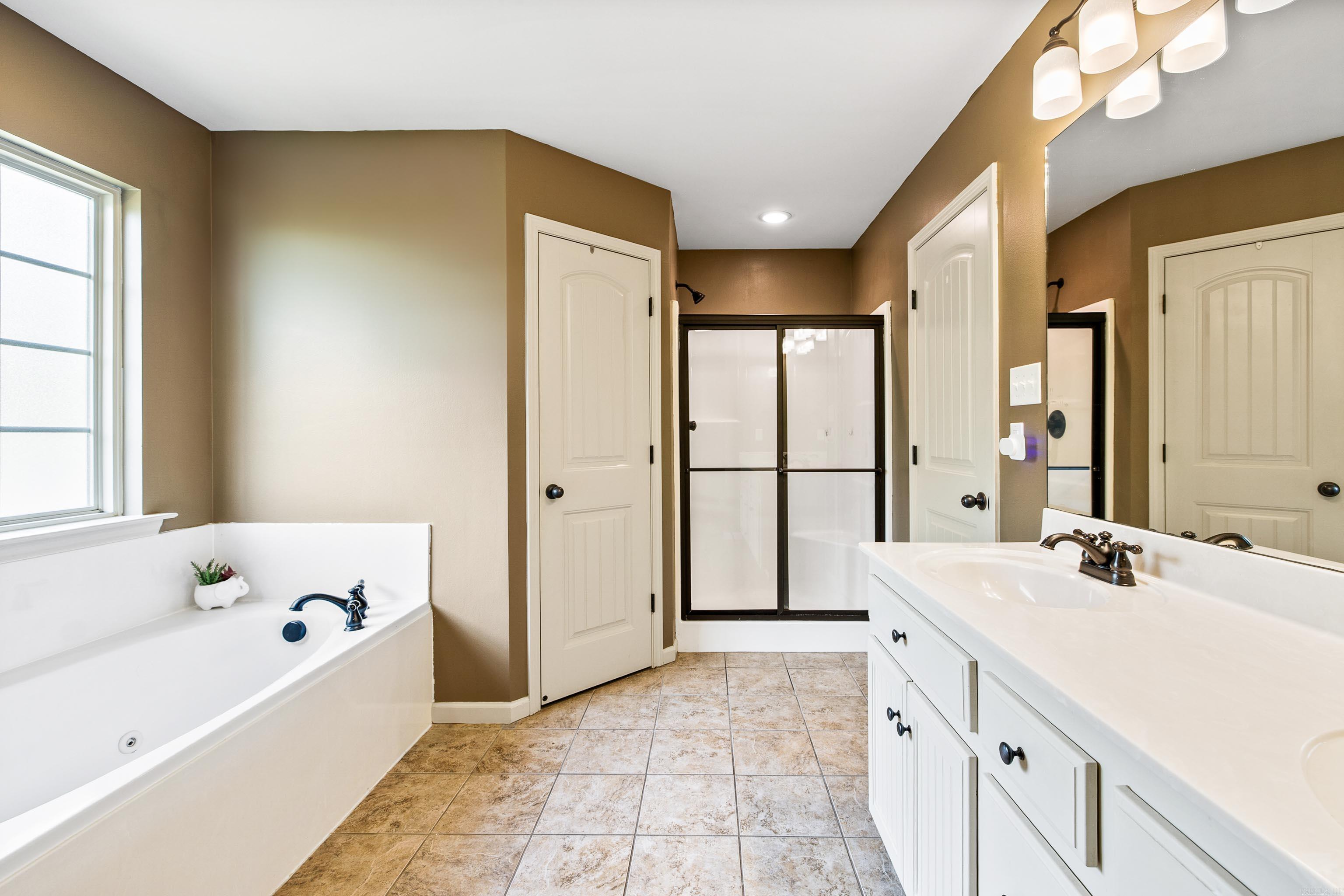 KINGS CROSSING - Residential