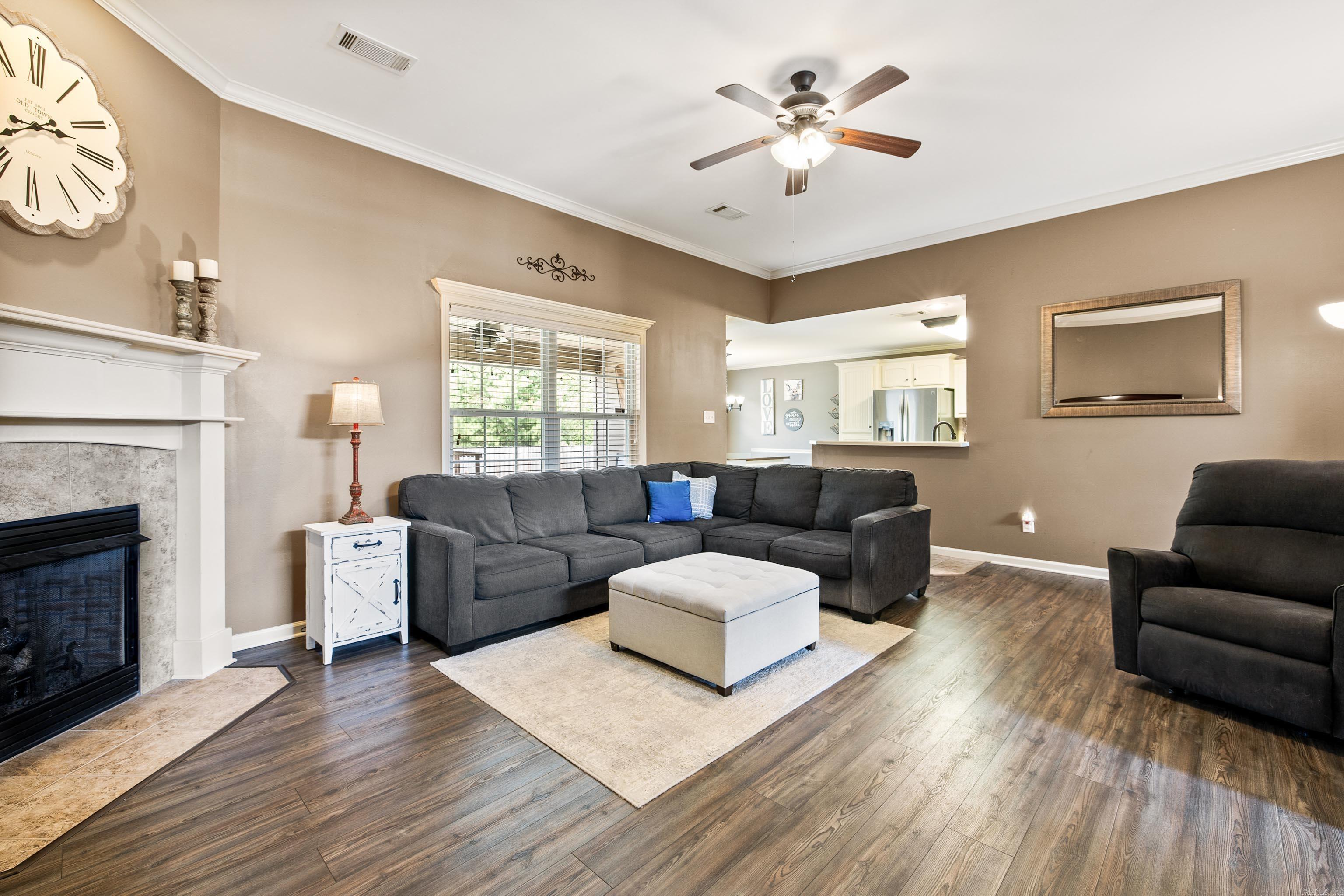 KINGS CROSSING - Residential