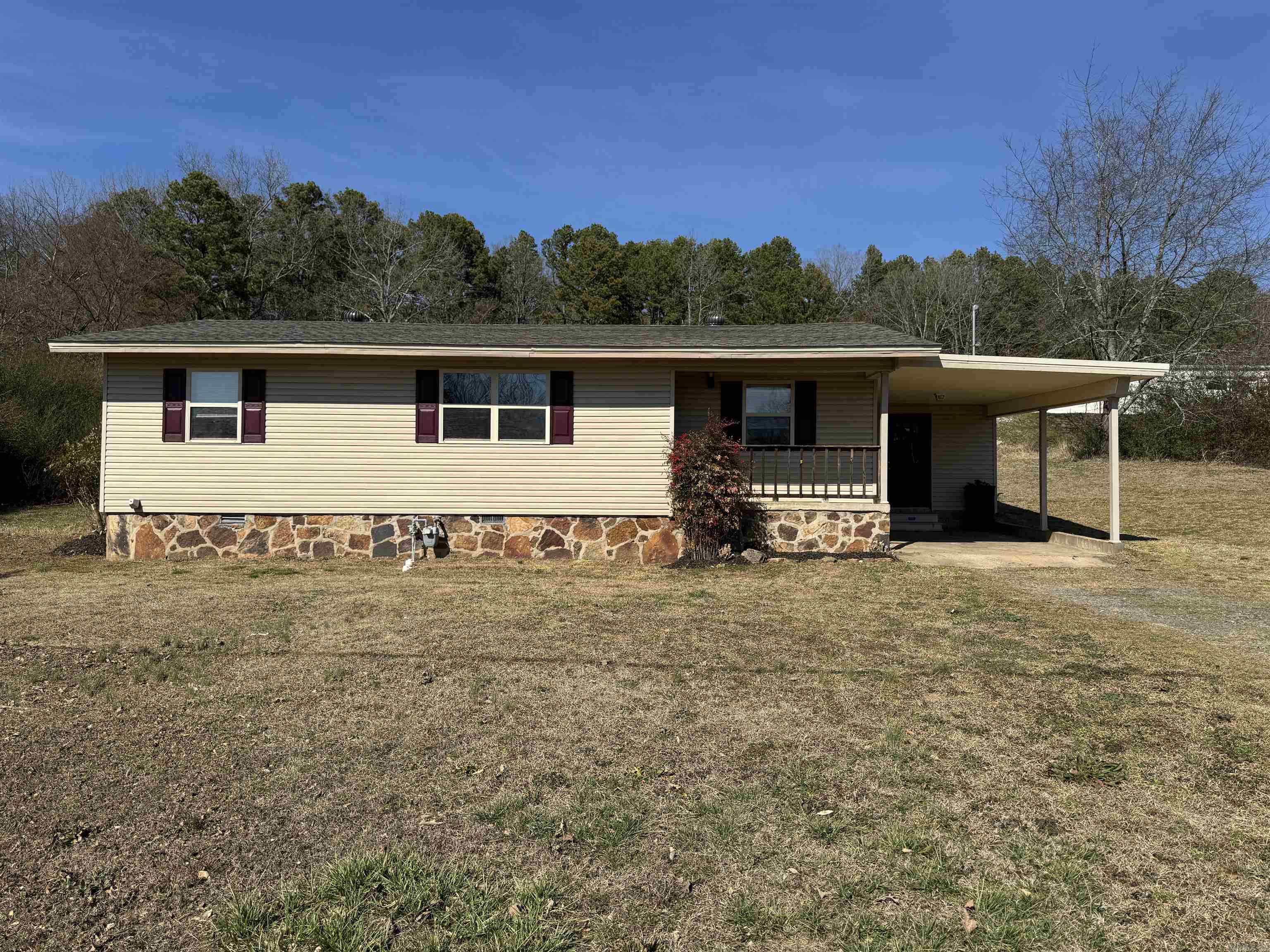 Very clean home in the heart of Heber, close to everything. Rare find at this price point.