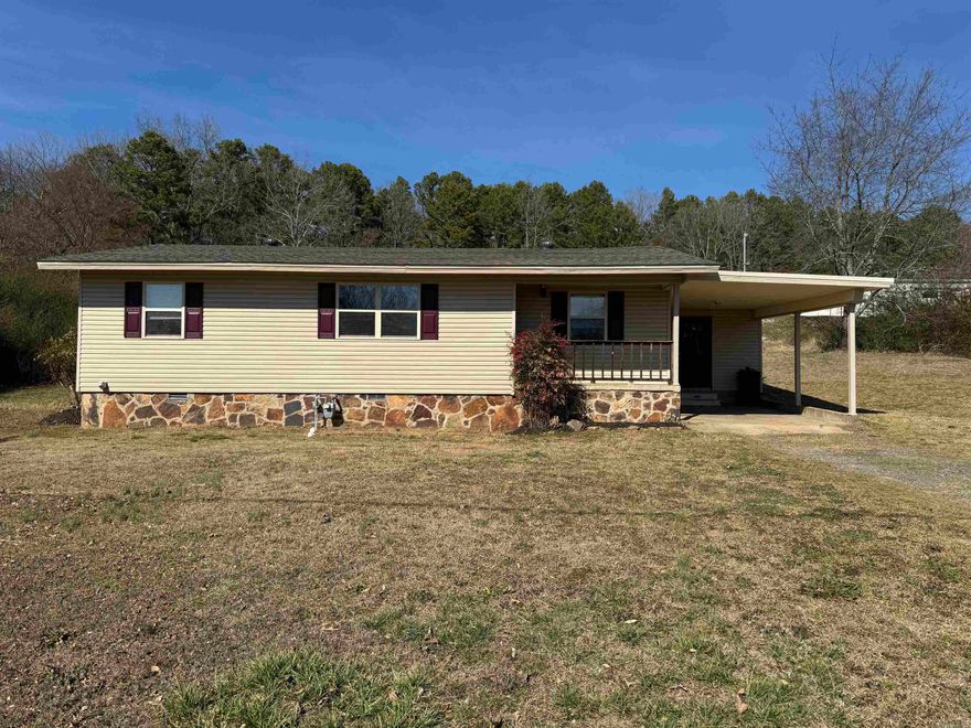 Very clean home in the heart of Heber, close to everything. Rare find at this price point.