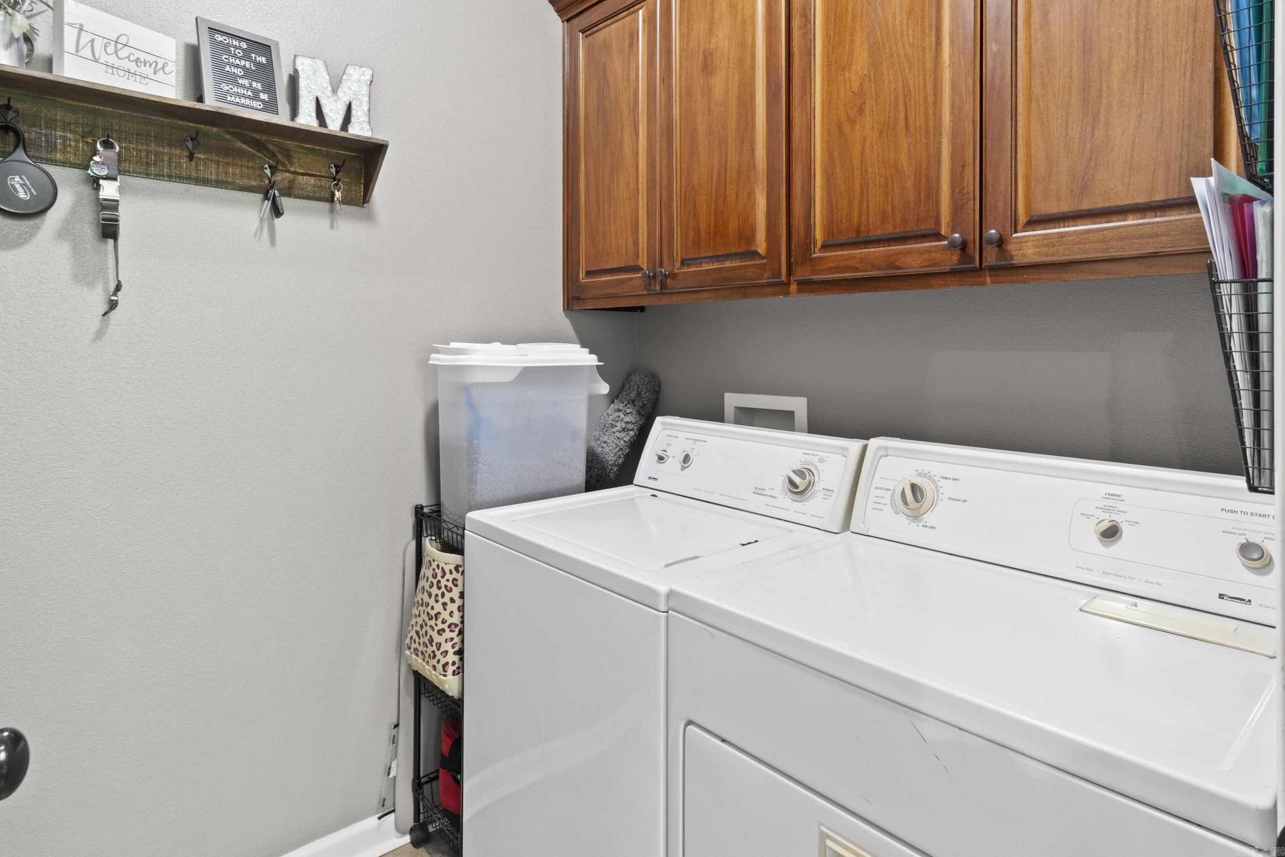 PINEWOOD ESTATES - Residential