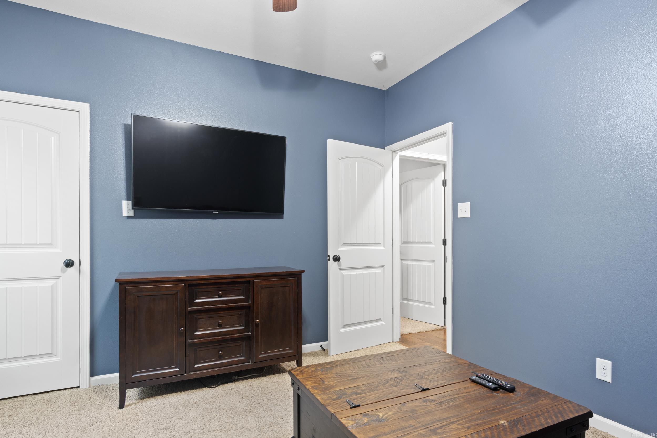 PINEWOOD ESTATES - Residential