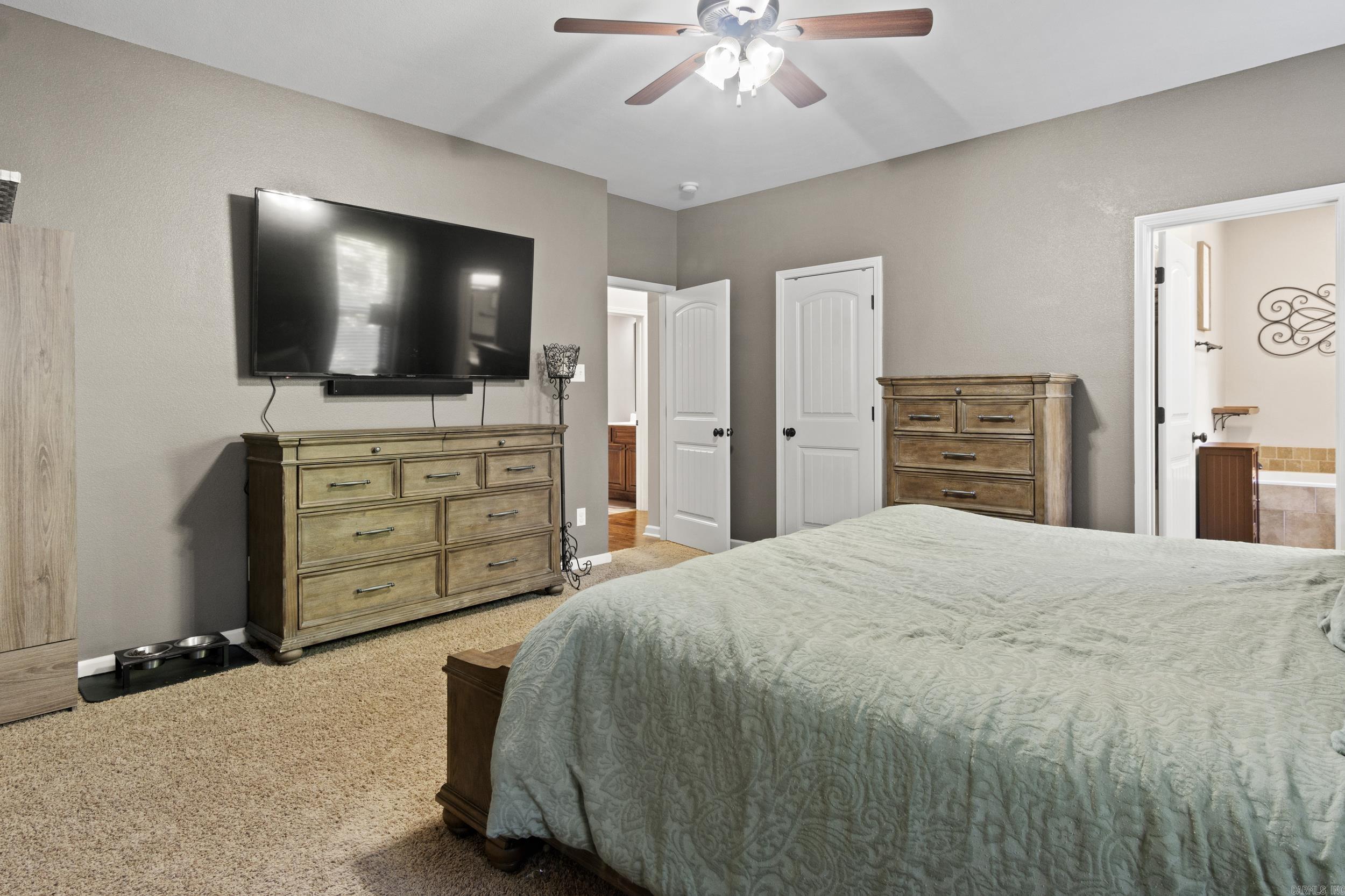 PINEWOOD ESTATES - Residential