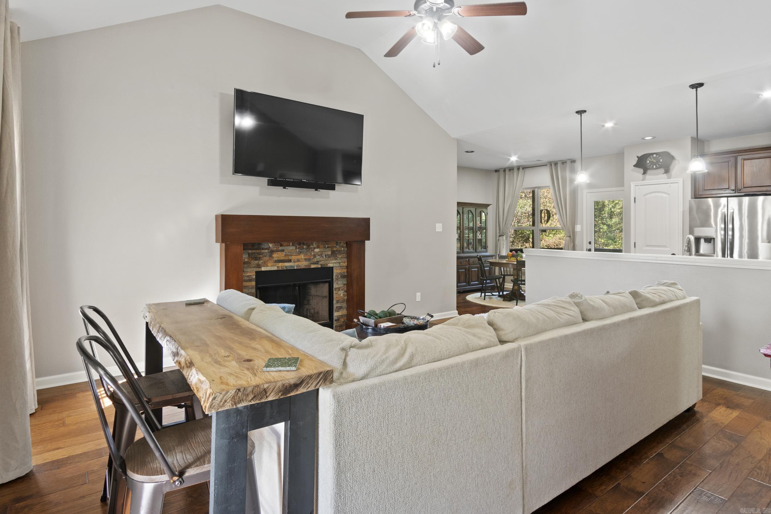 PINEWOOD ESTATES - Residential