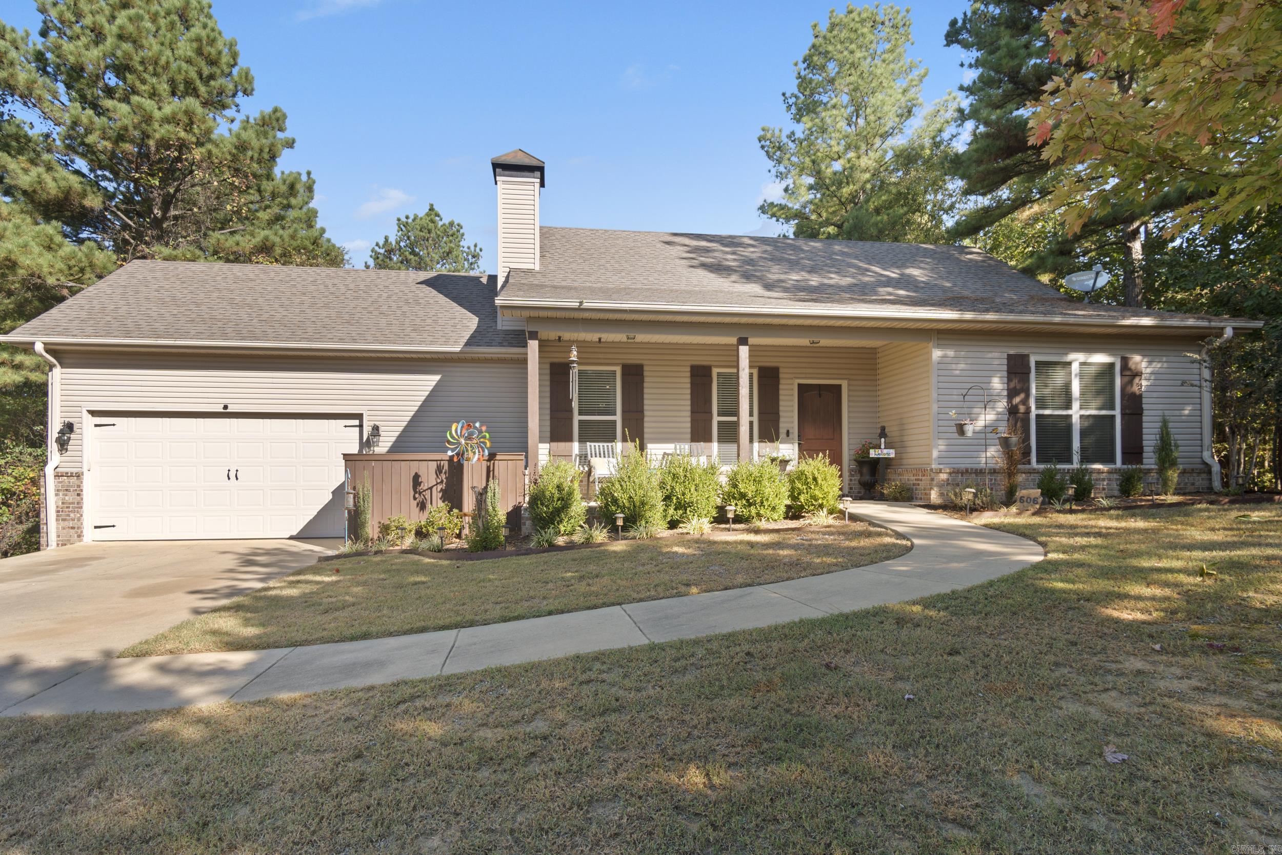 PINEWOOD ESTATES - Residential