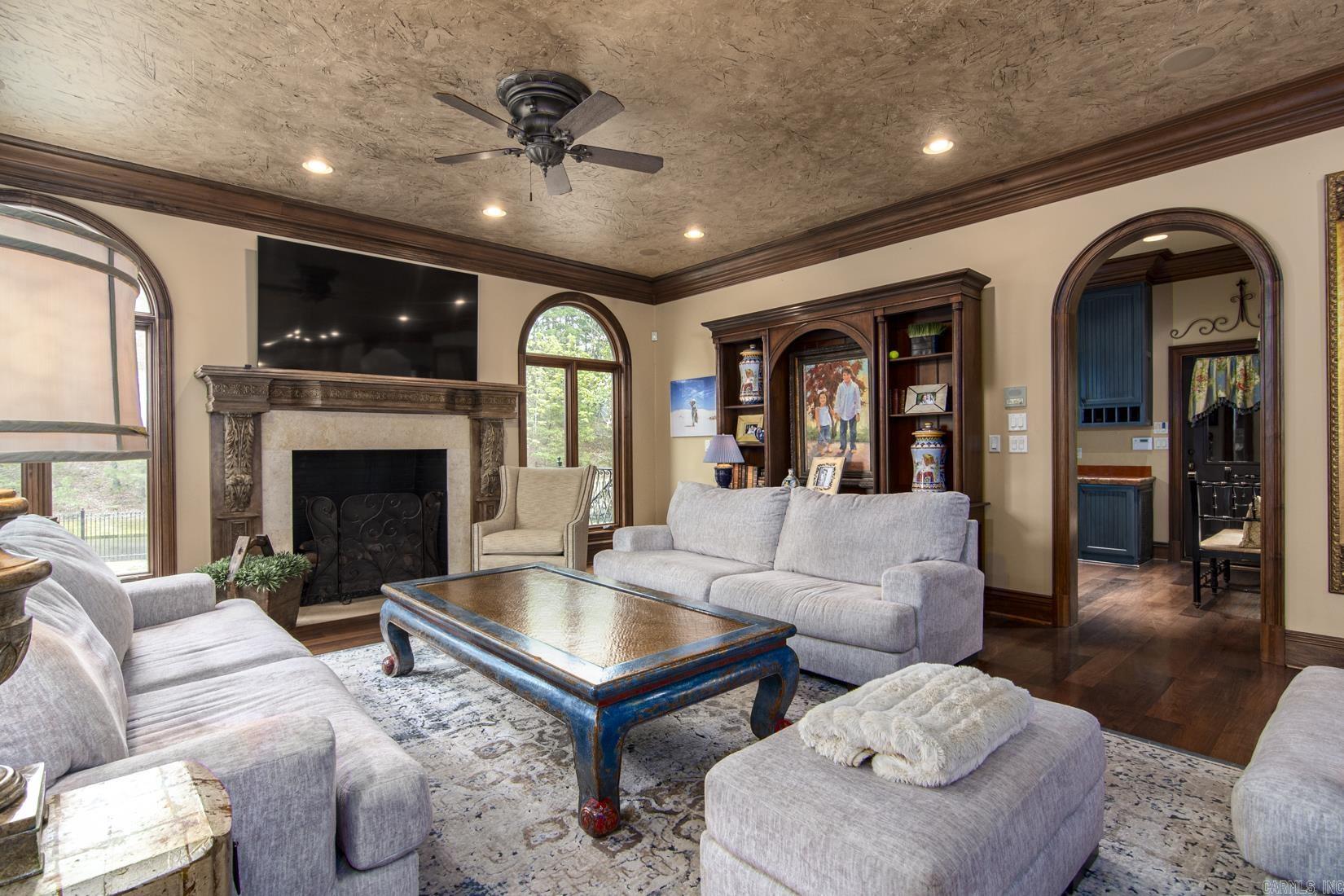 VALLEY FALLS ESTATES - Residential