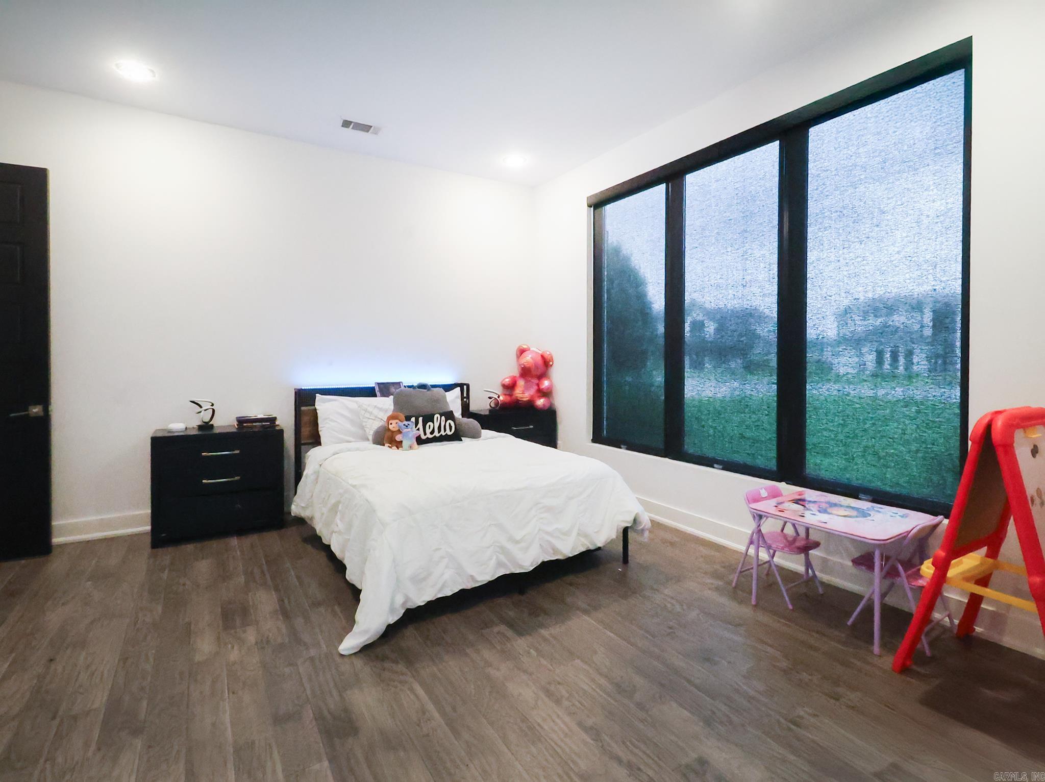WEST LAKE VILLAGE - Residential