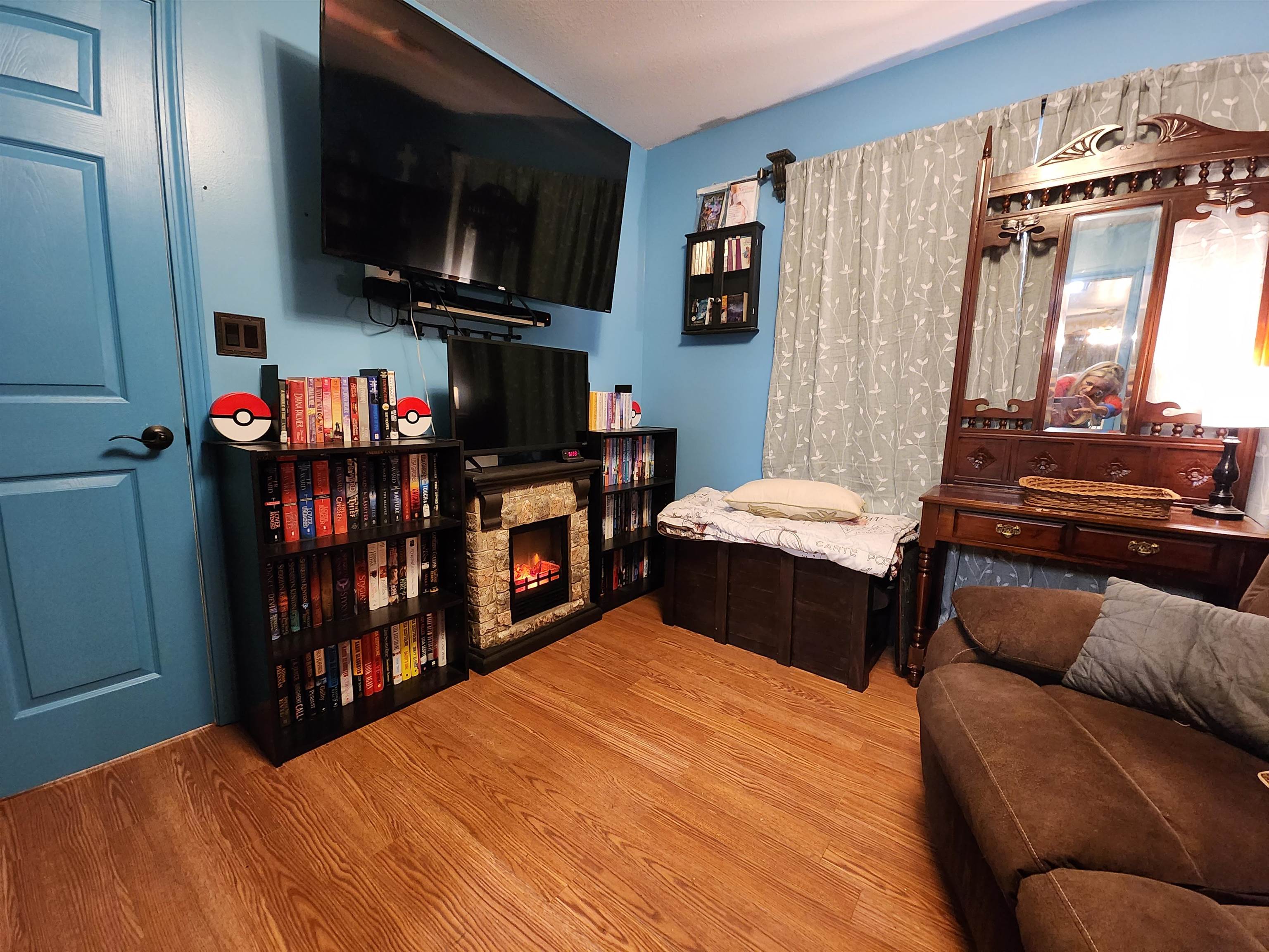 FAIRVIEW HILLS - Residential