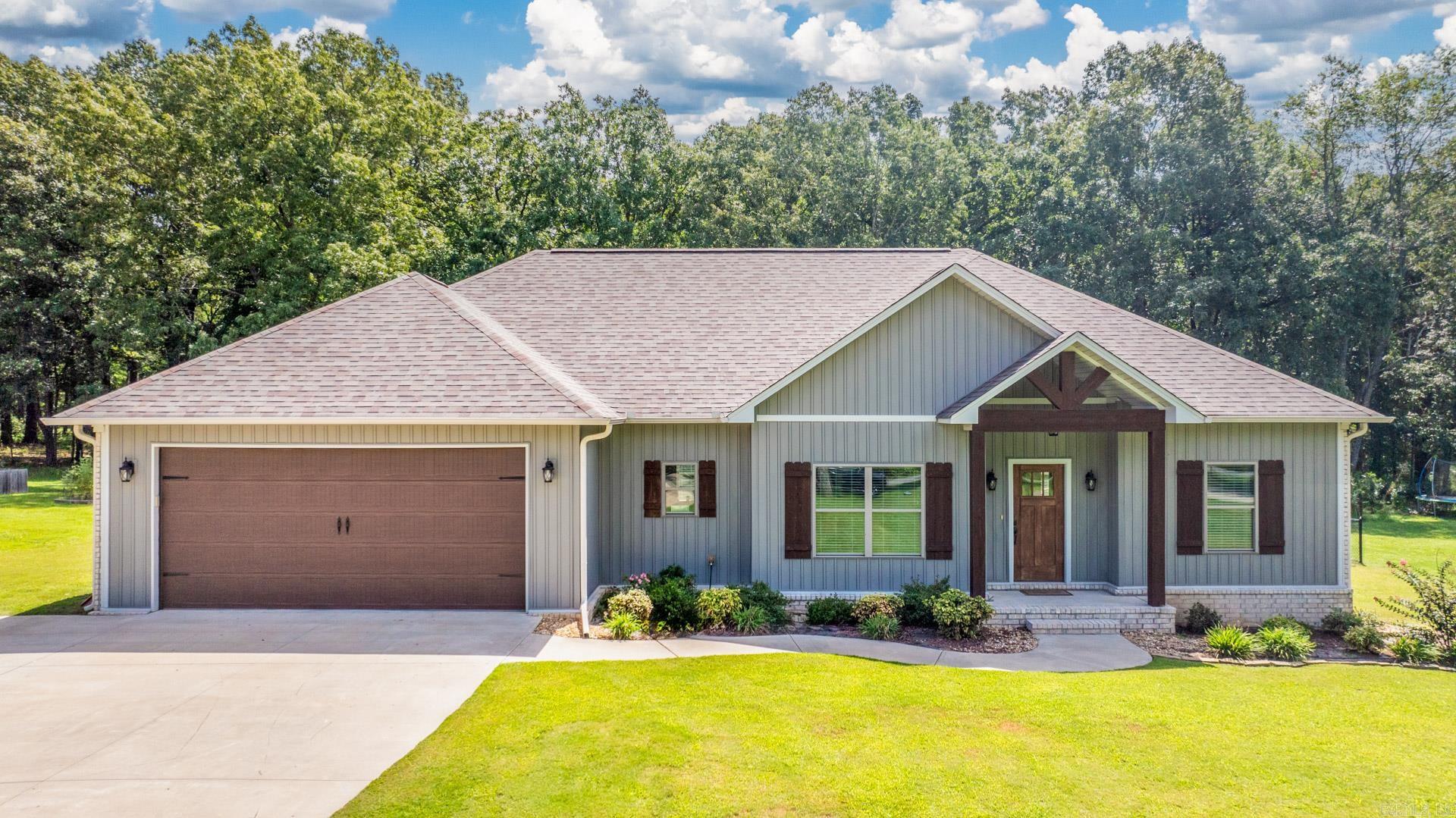 Gorgeous very well kept 4 bedroom/ 2 bath home on one acre in Greenbrier school district. Must see to appreciate all this beautiful home has to offer. Large walk in pantry, stainless steel appliances. Open living room has a fireplace. Primary bath has a large walk in tiled shower. Covered pato plus an uncovered area, fenced area for children or pets.