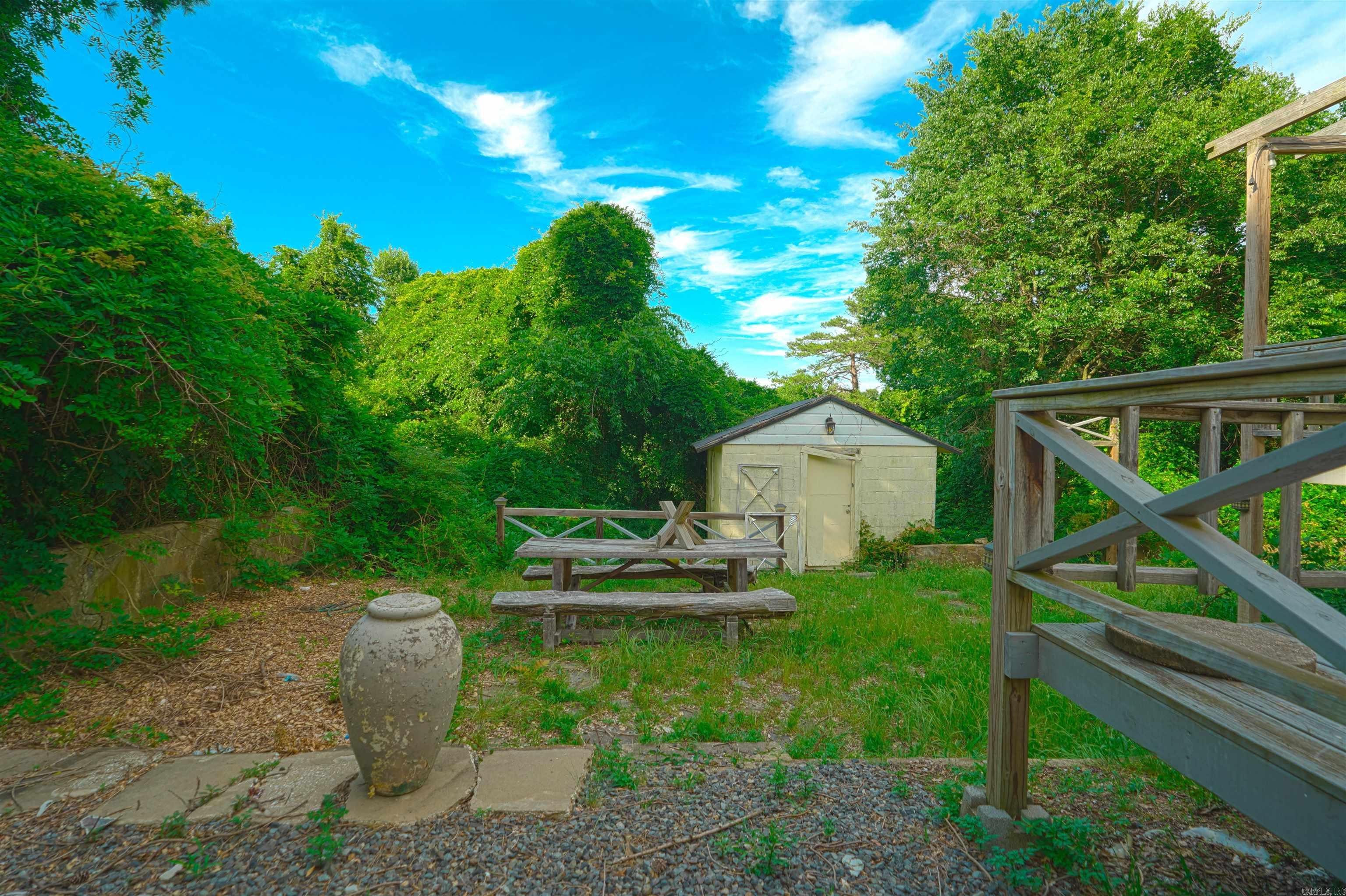 Eddy & Longinotti - Residential