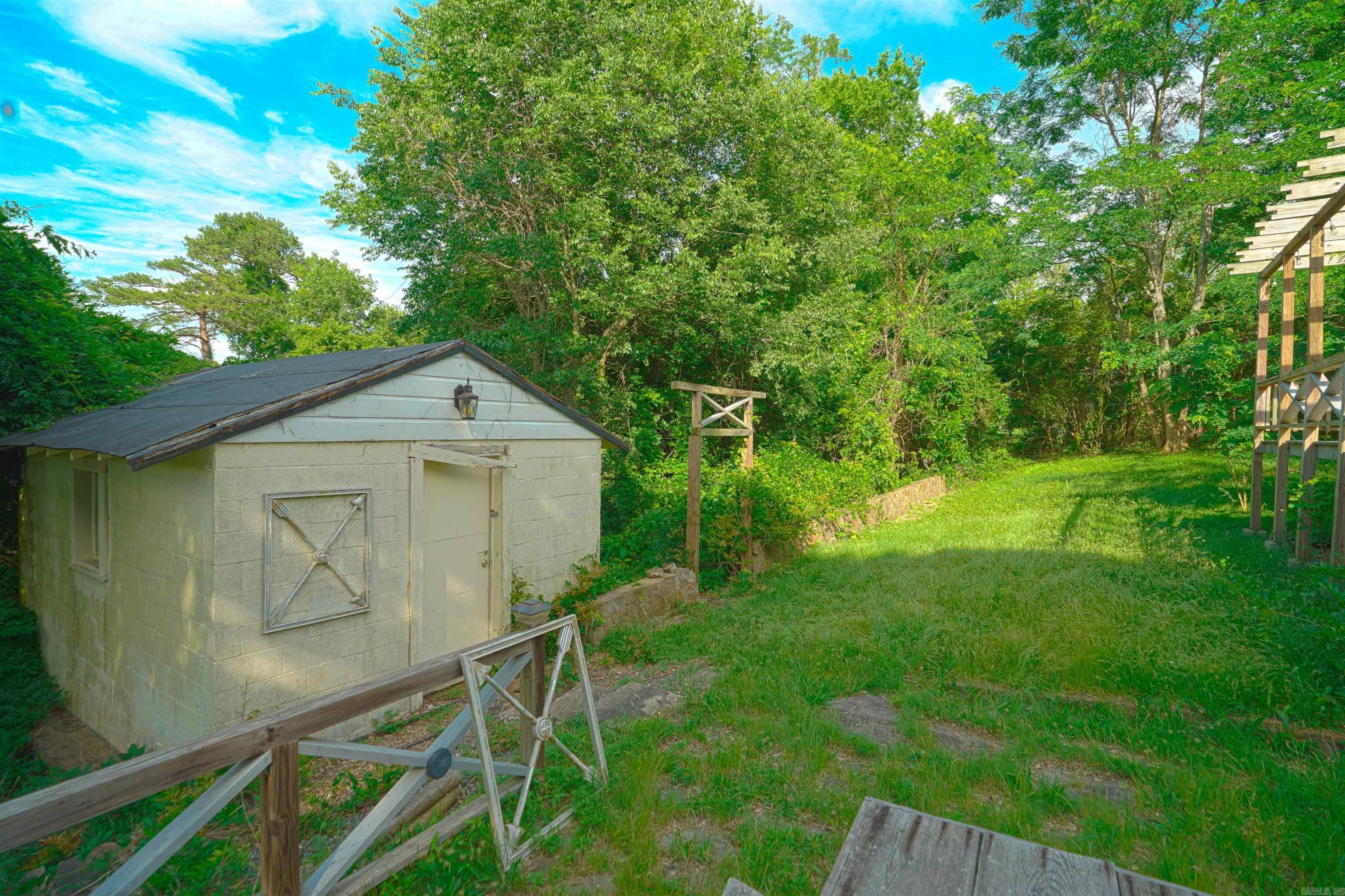 Eddy & Longinotti - Residential