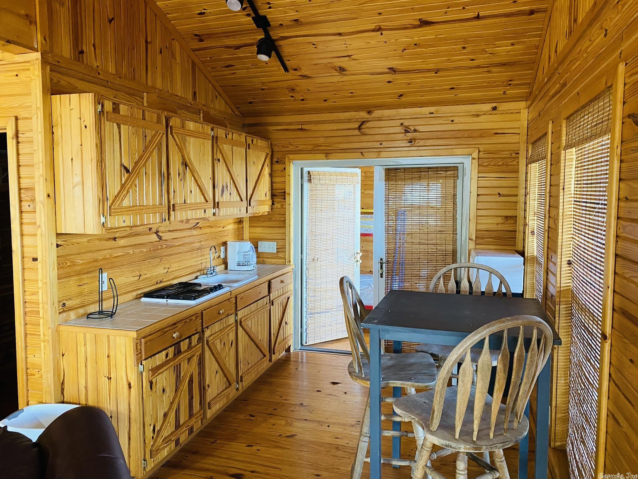 Metes & Bounds - Residential Income