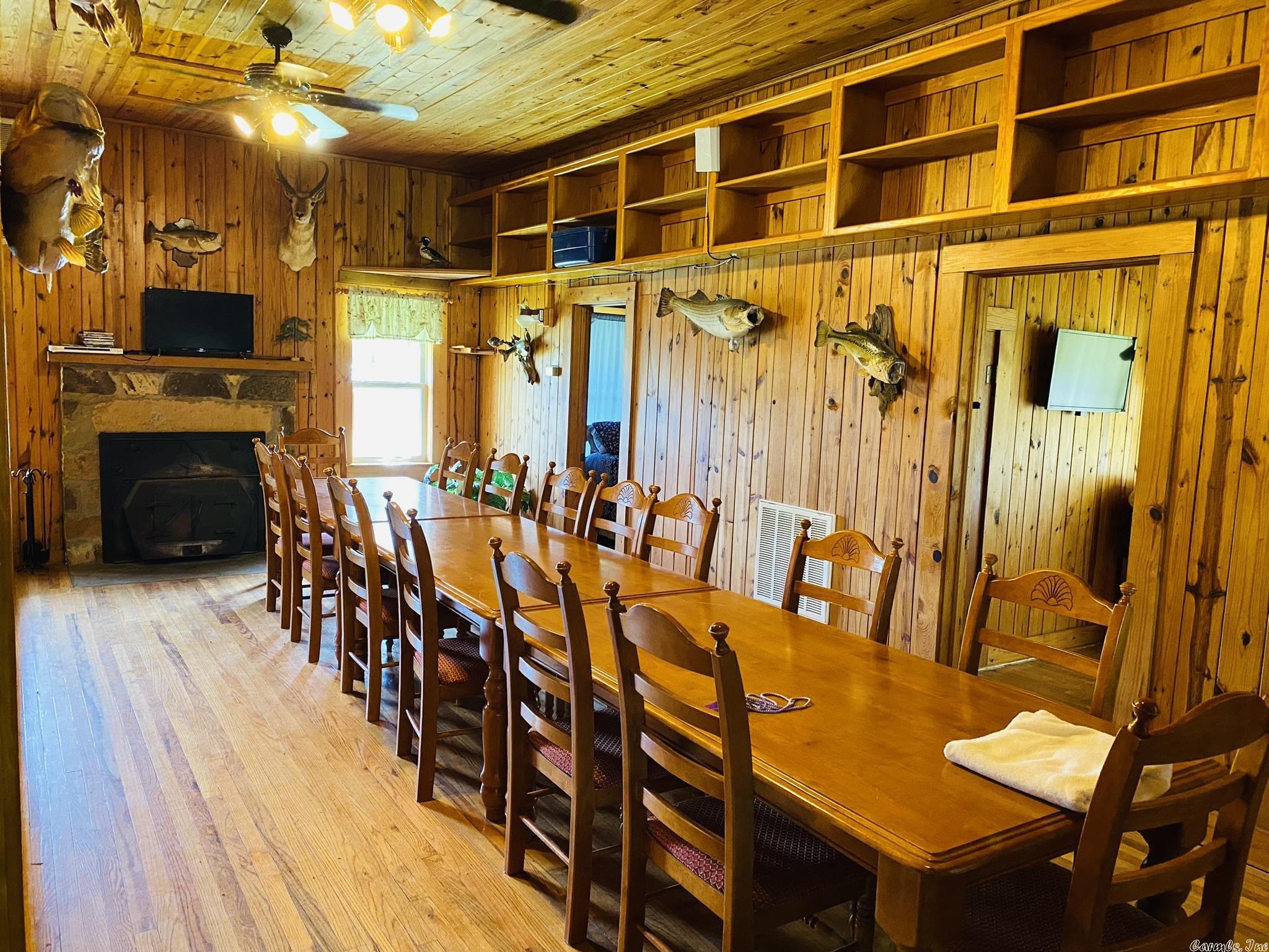 Metes & Bounds - Residential Income