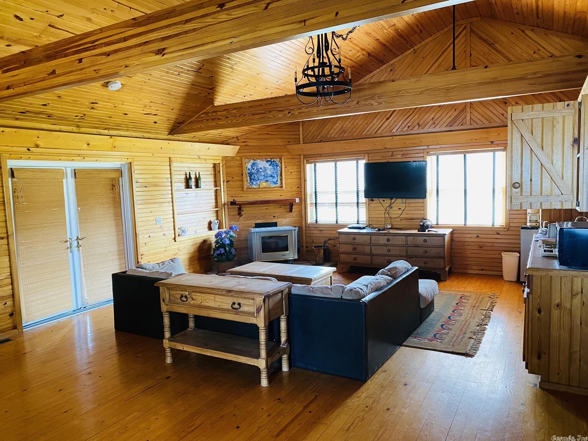 Metes & Bounds - Residential Income