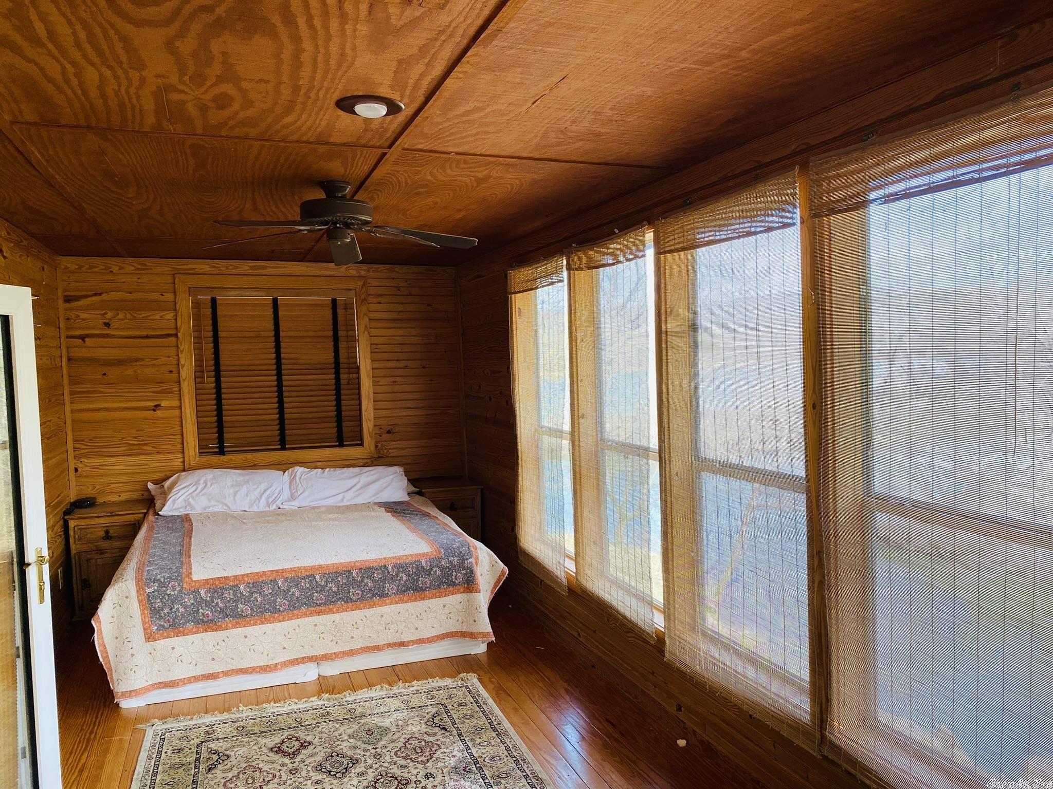 Metes & Bounds - Residential Income