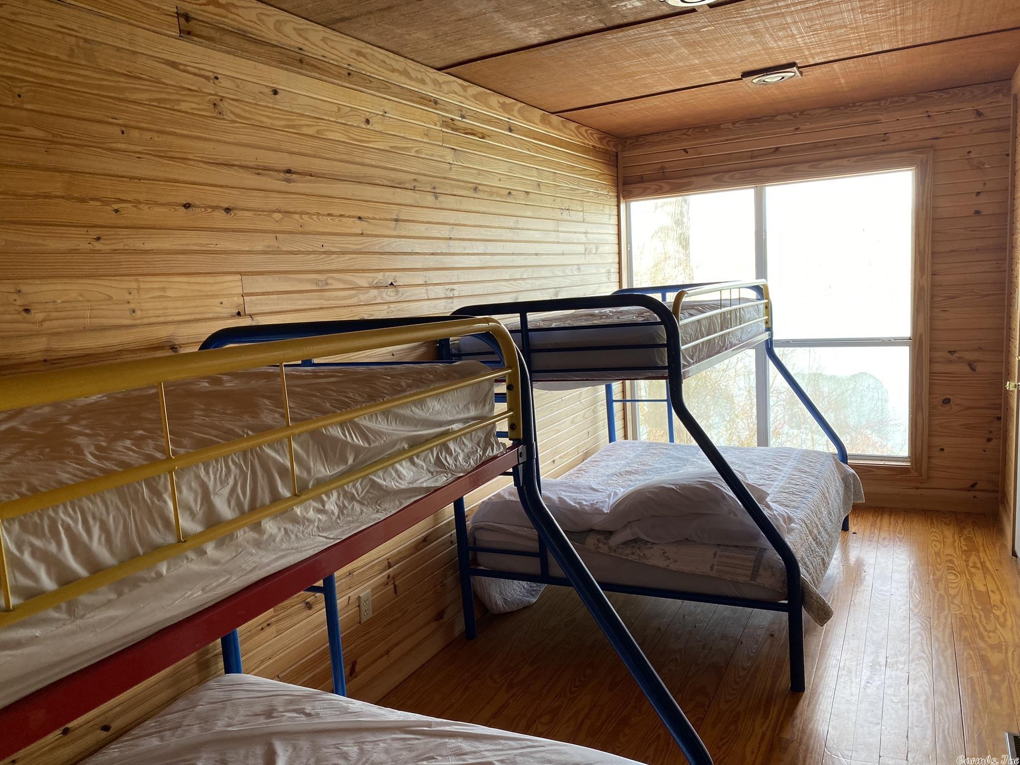 Metes & Bounds - Residential Income