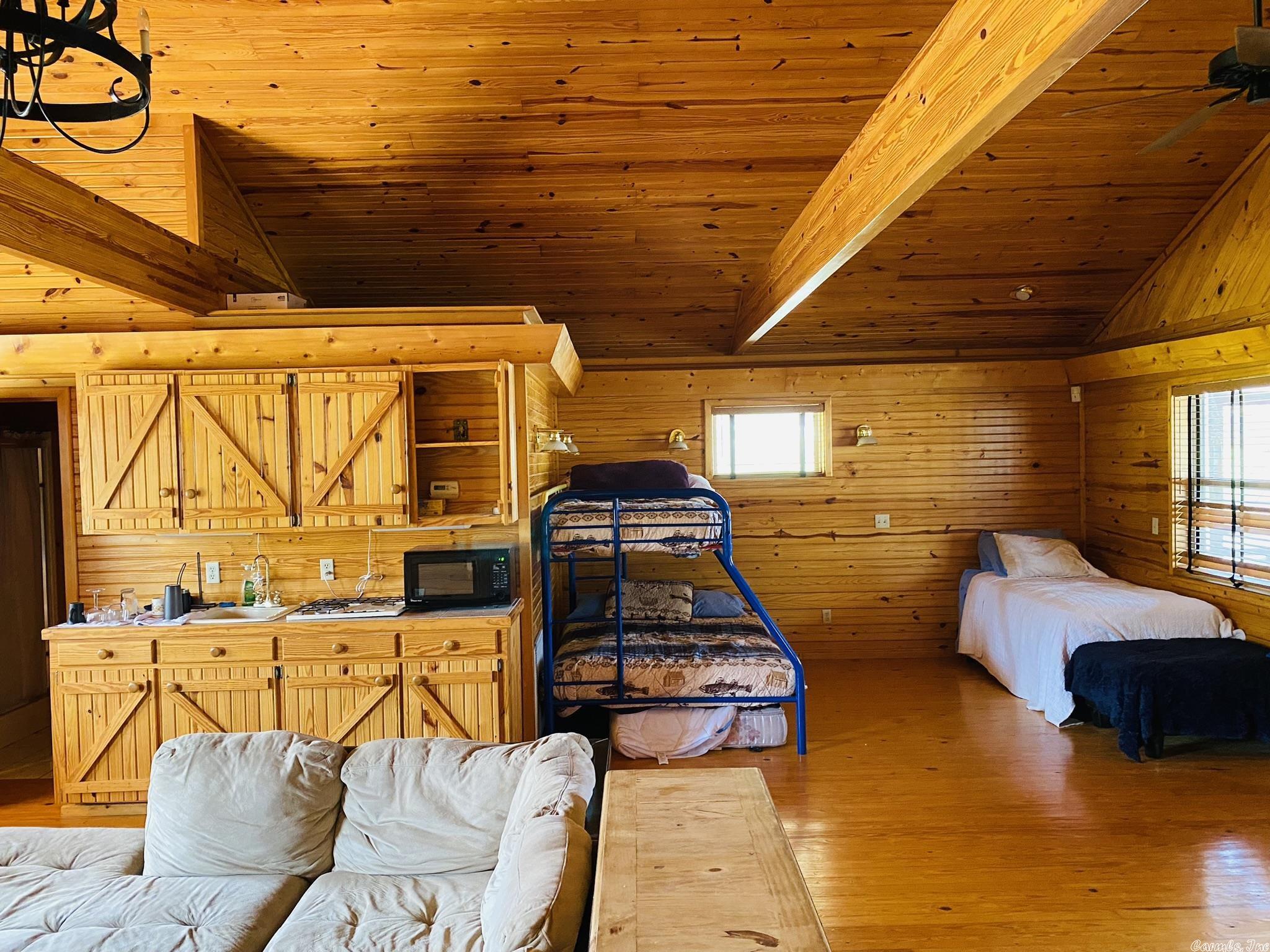 Metes & Bounds - Residential Income