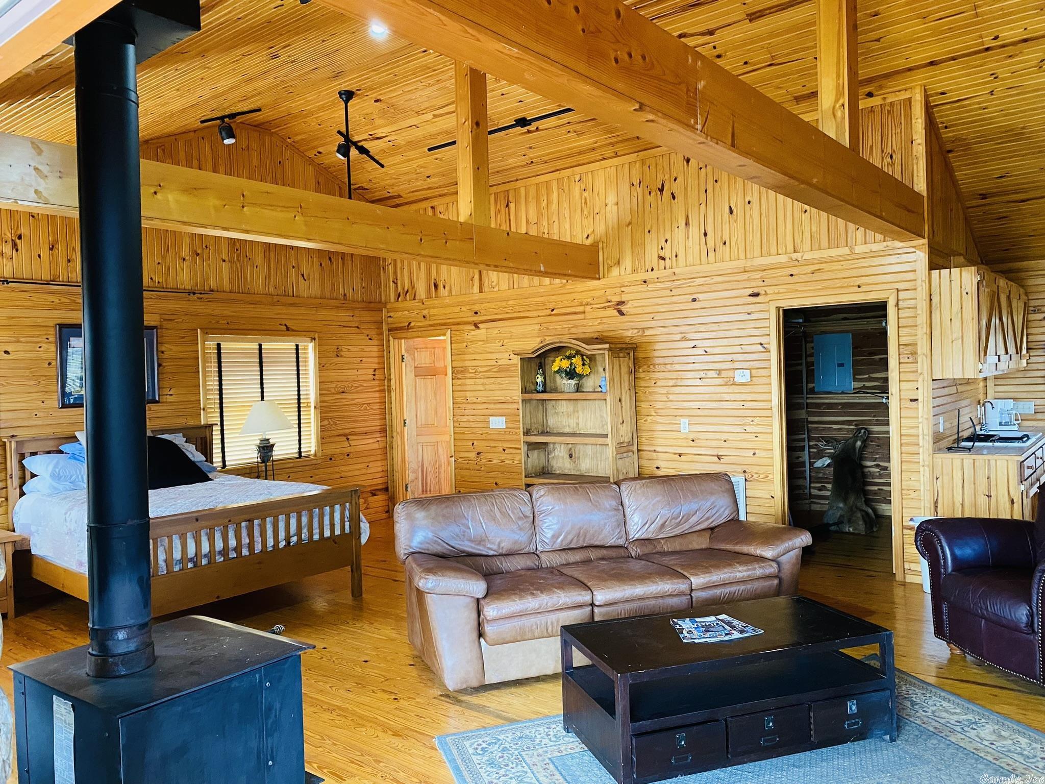 Metes & Bounds - Residential Income