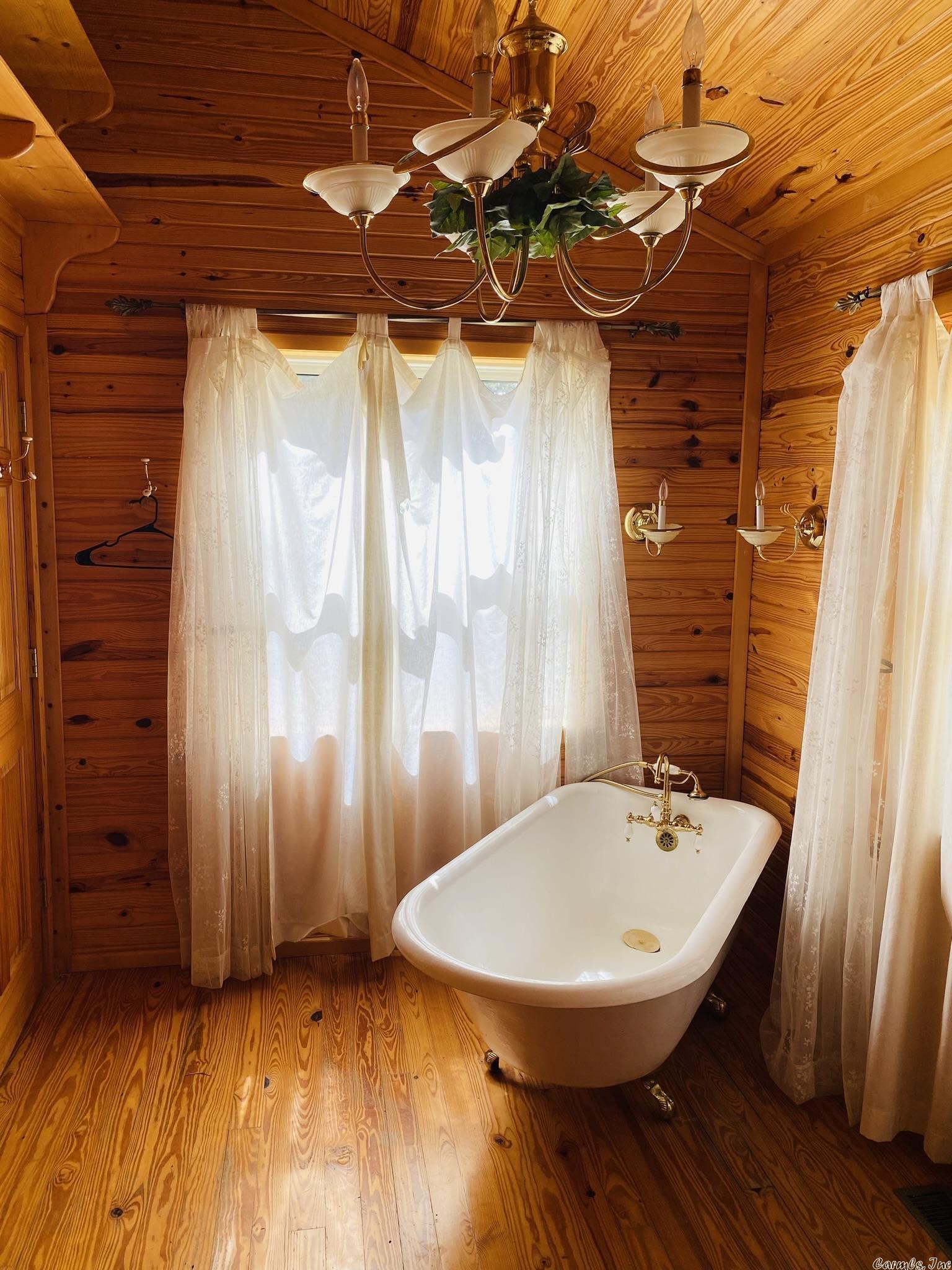 Metes & Bounds - Residential Income