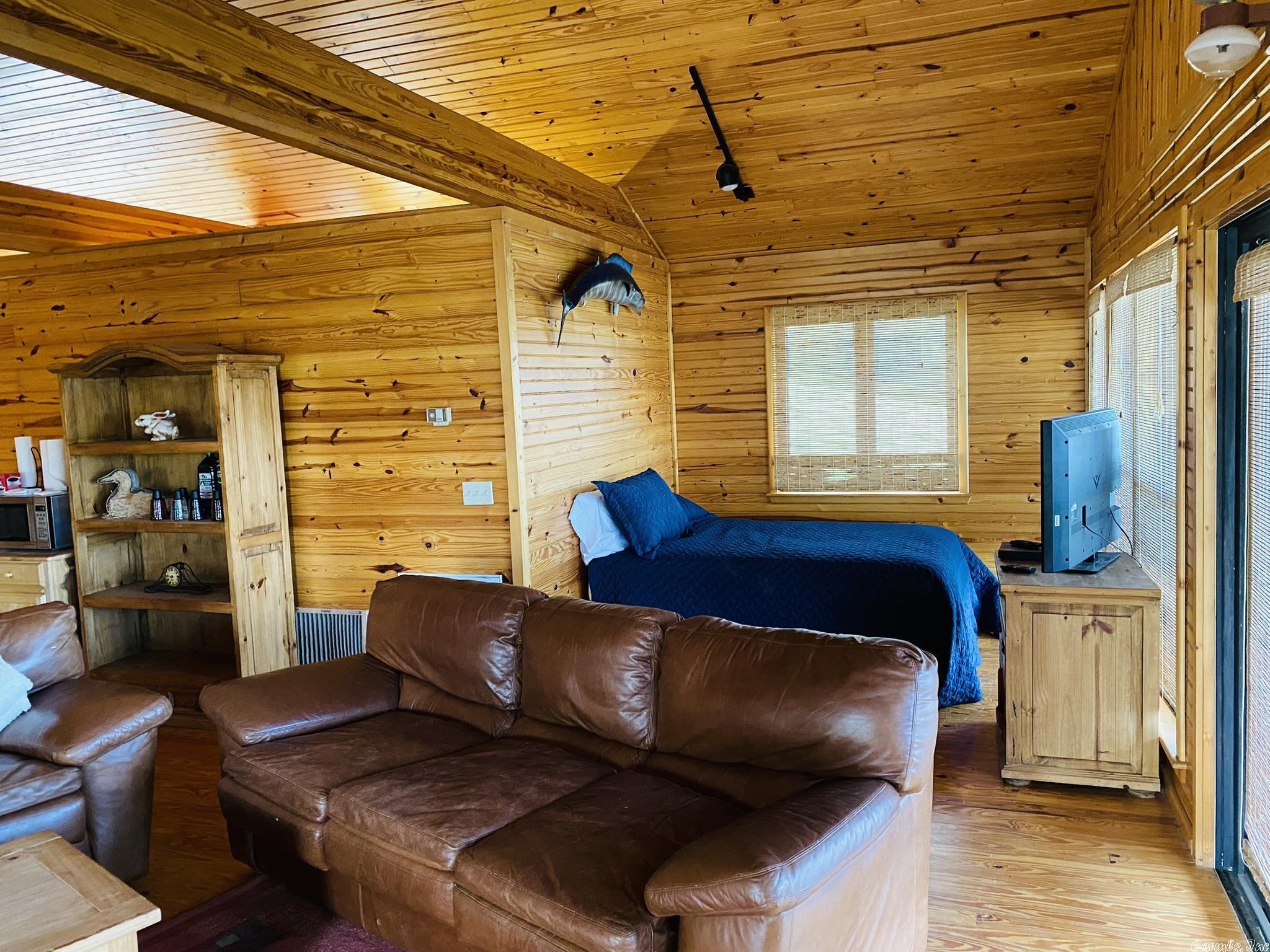 Metes & Bounds - Residential Income