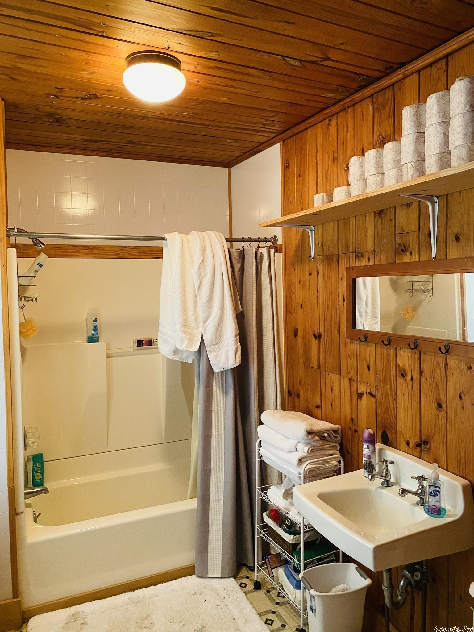 Metes & Bounds - Residential Income