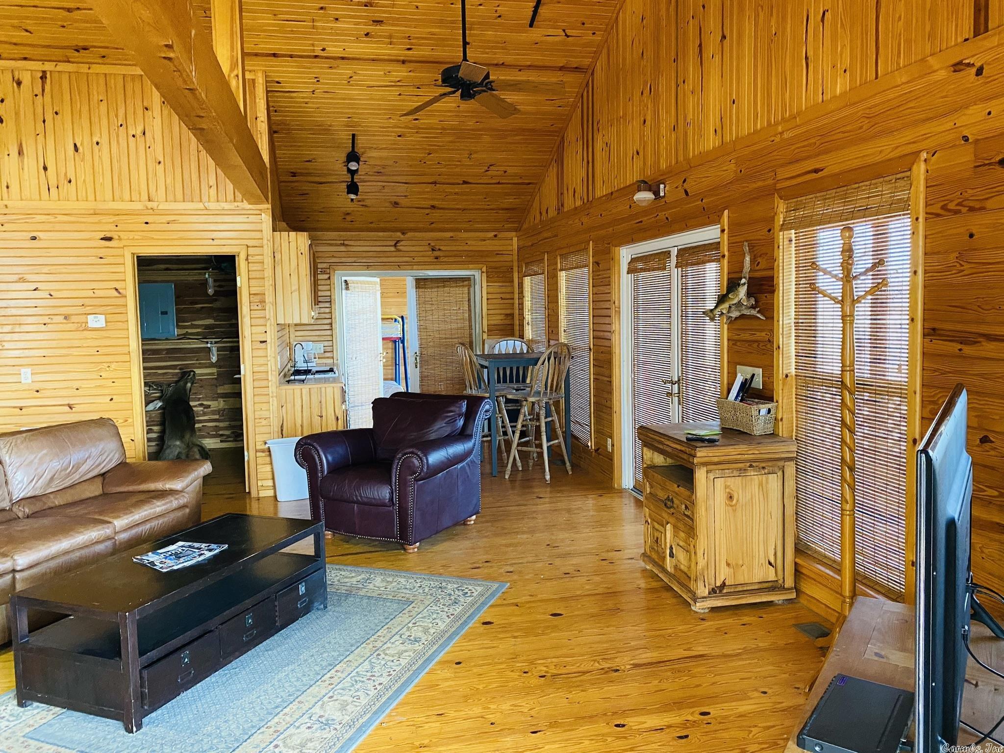 Metes & Bounds - Residential Income