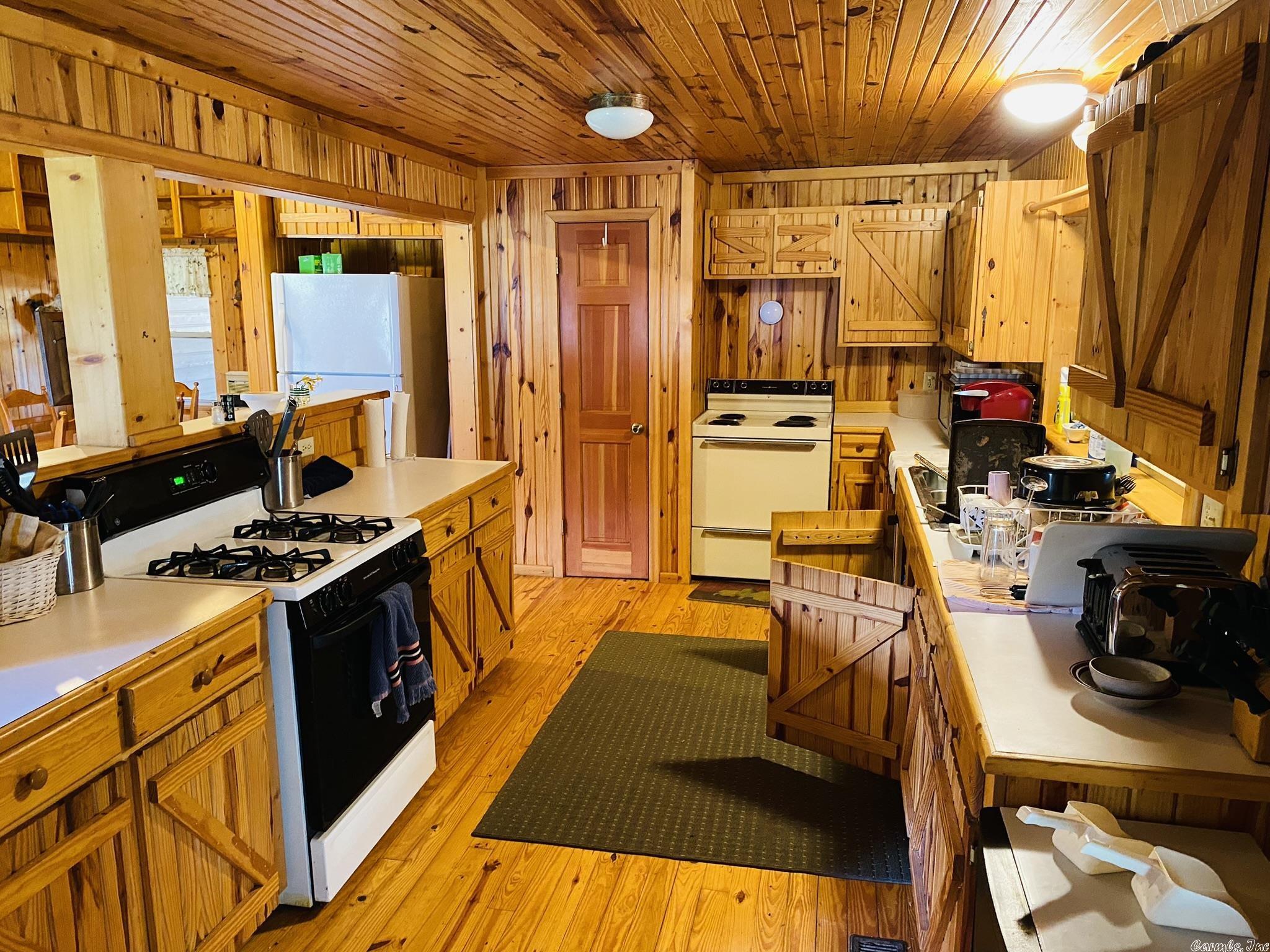 Metes & Bounds - Residential Income