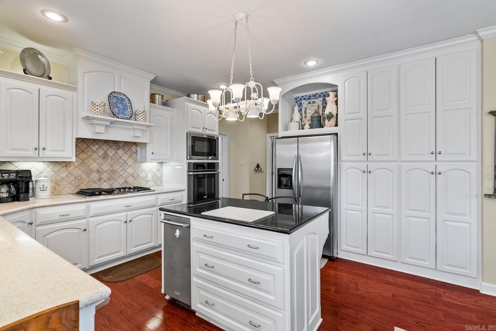 WILHELMINA COVE - Residential