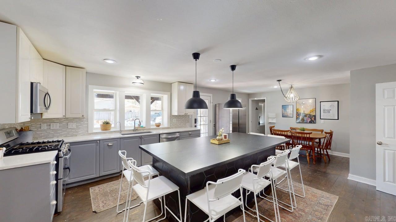 BEAR'S DEN - Residential