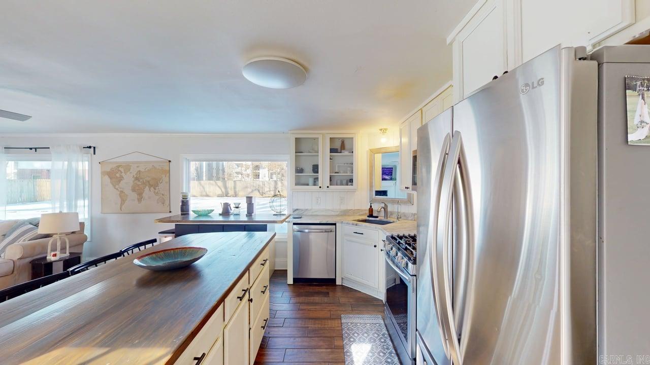 BEAR'S DEN - Residential