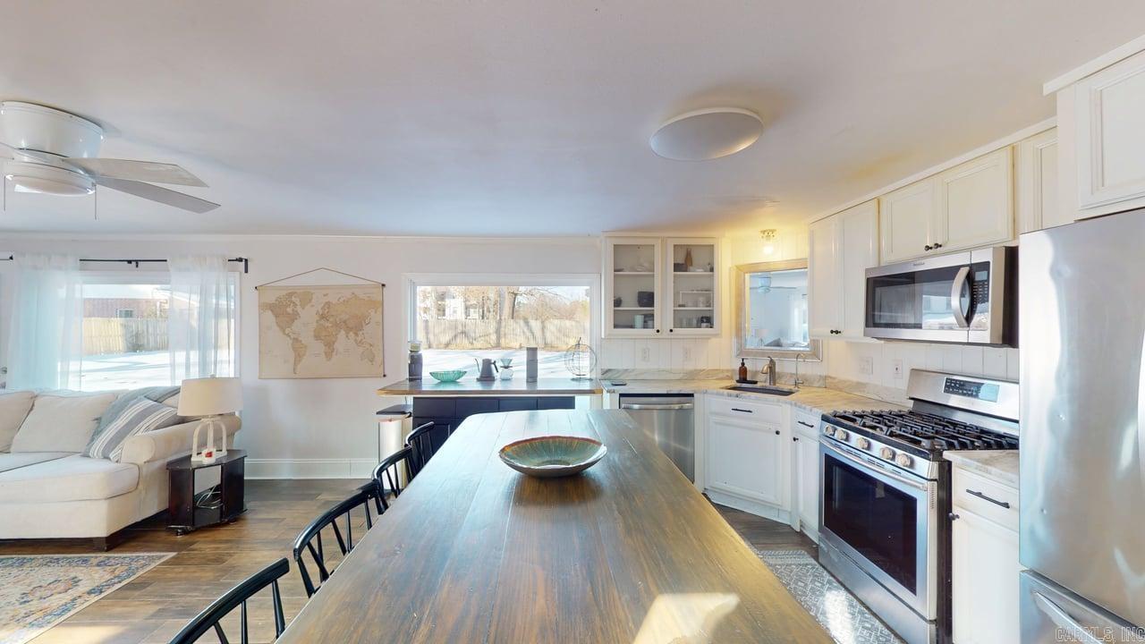 BEAR'S DEN - Residential