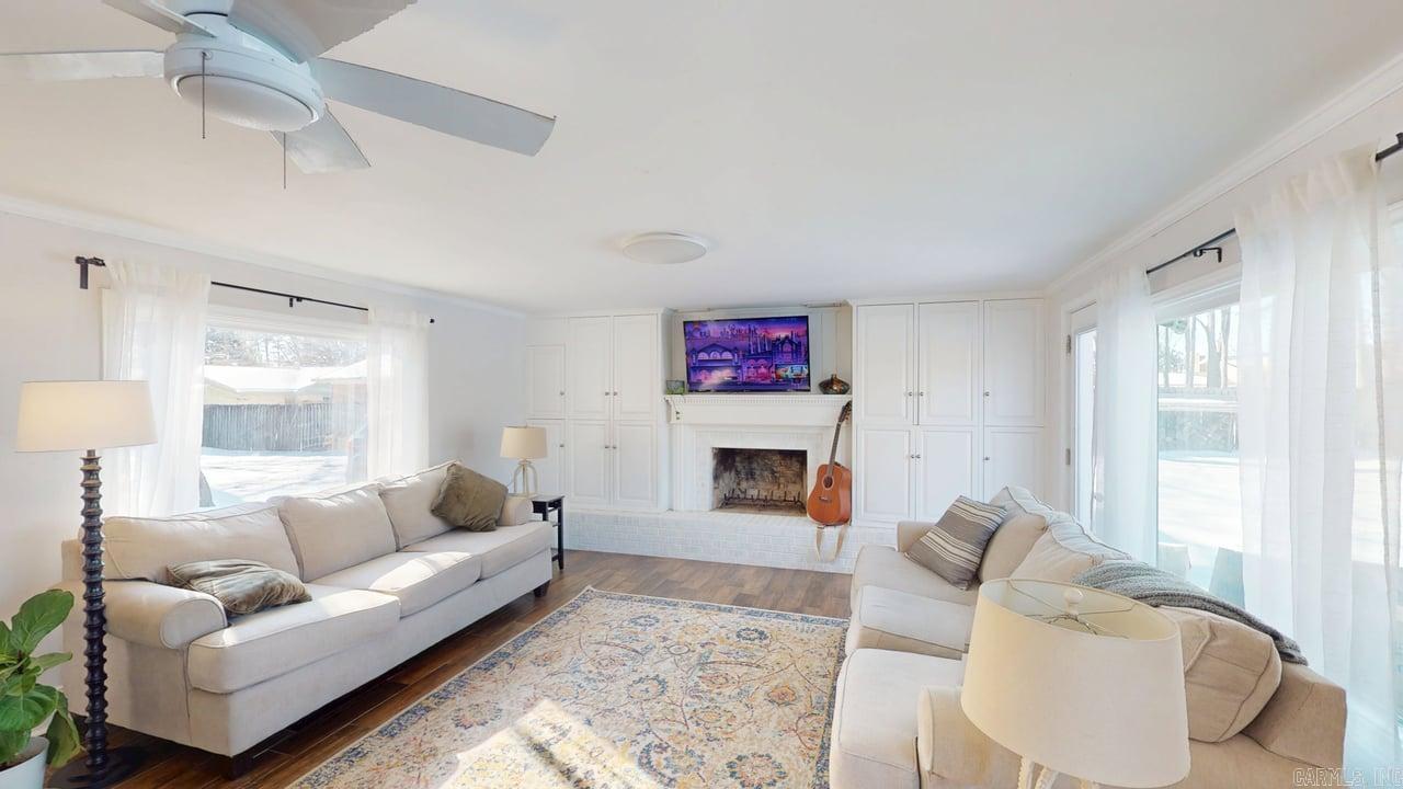 BEAR'S DEN - Residential