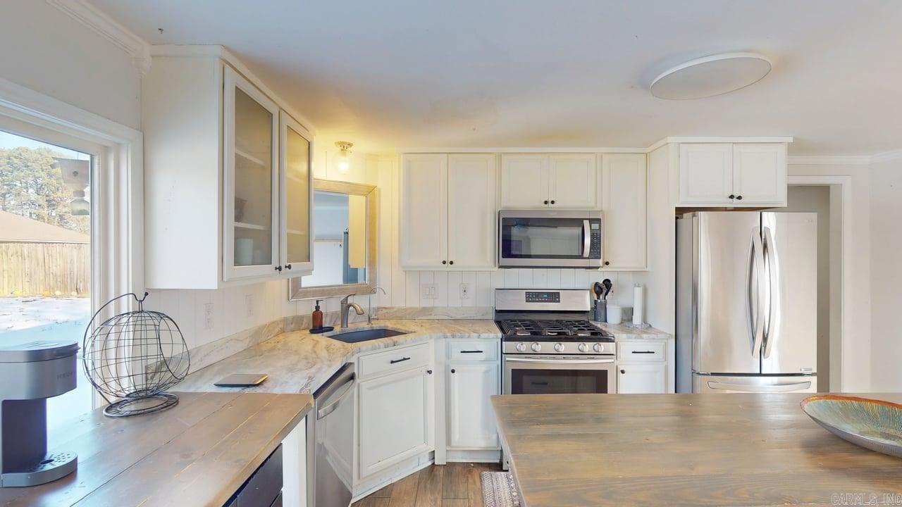 BEAR'S DEN - Residential