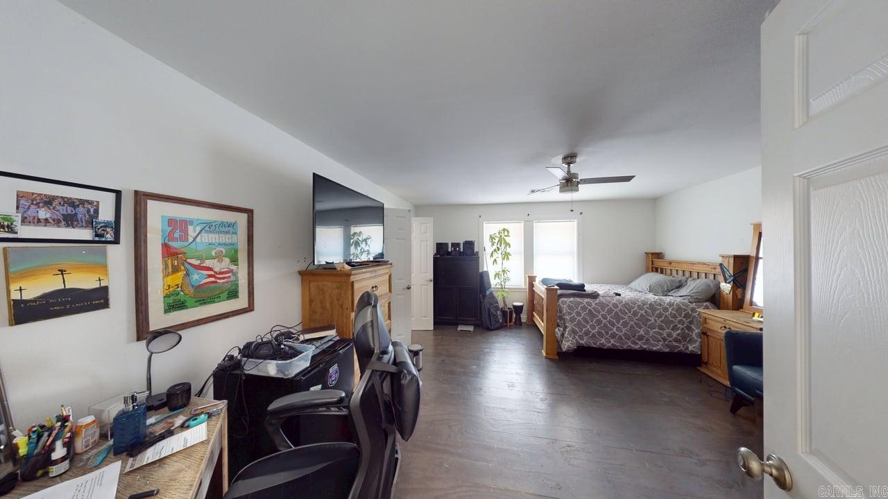 BEAR'S DEN - Residential