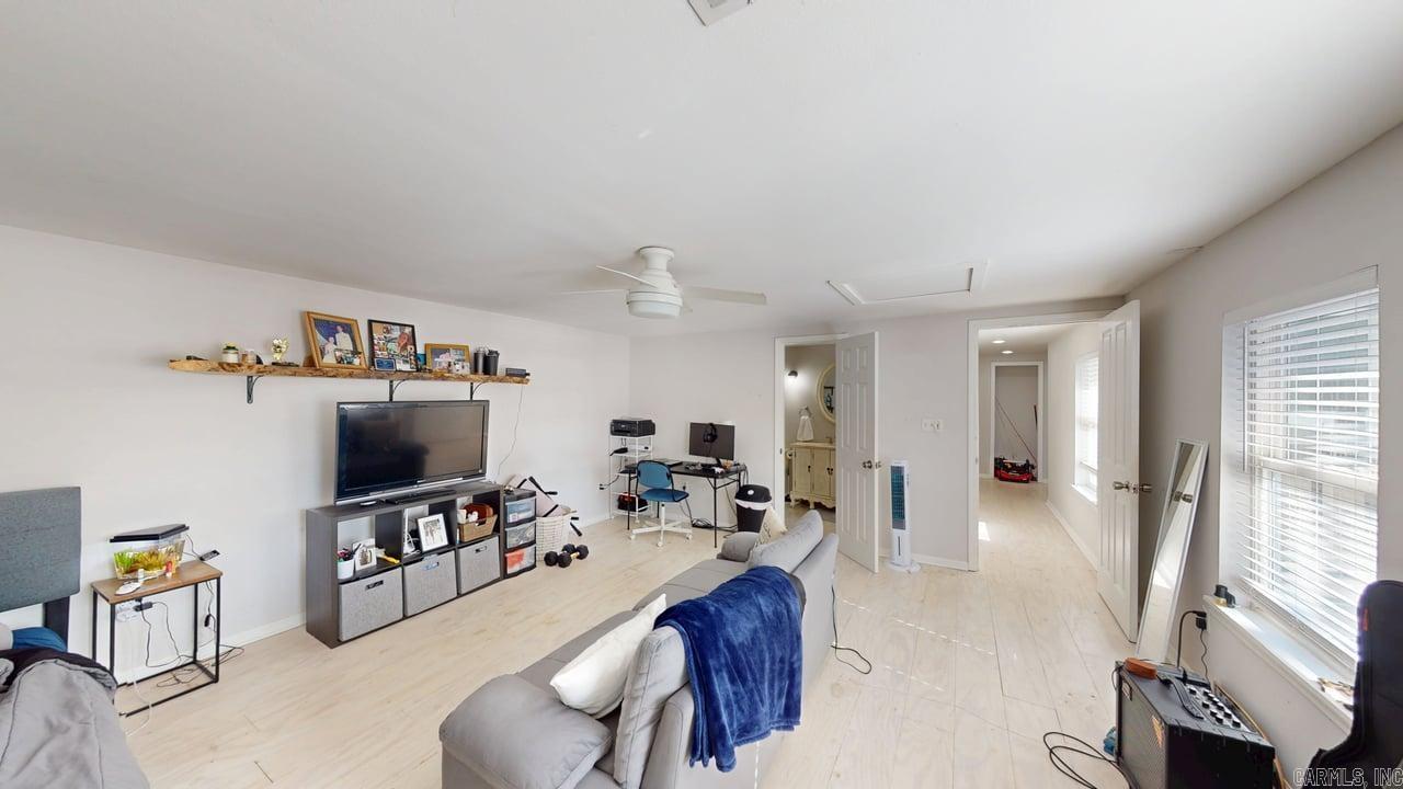 BEAR'S DEN - Residential