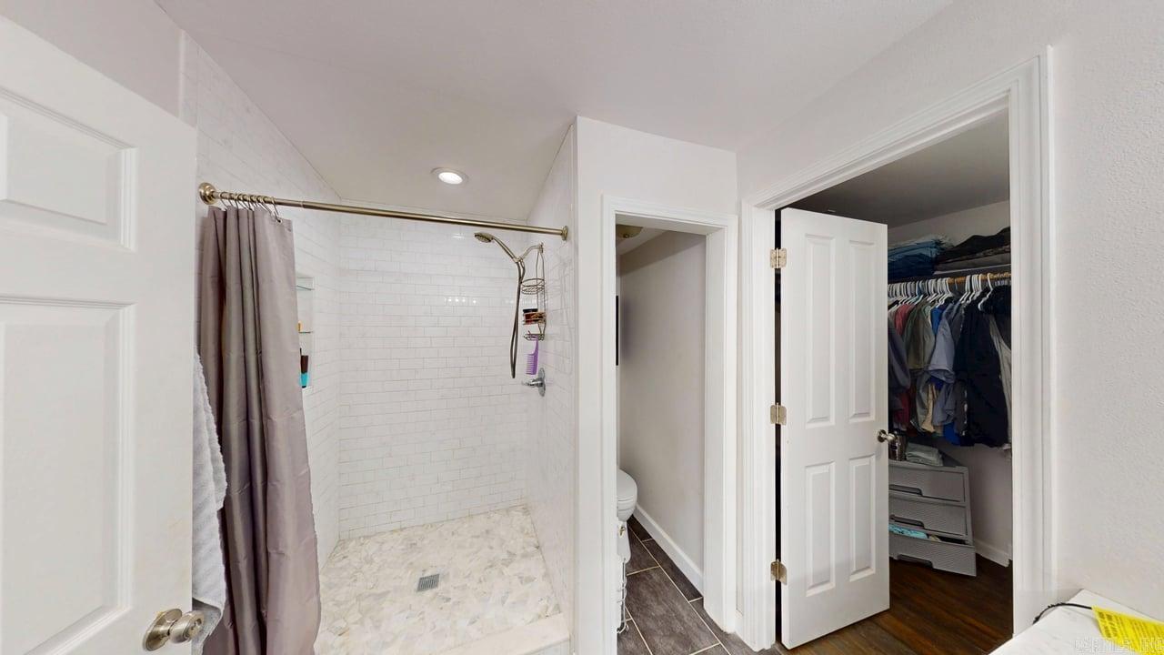 BEAR'S DEN - Residential