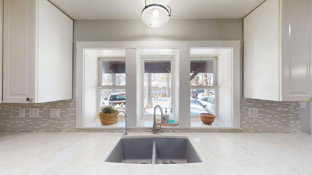 BEAR'S DEN - Residential