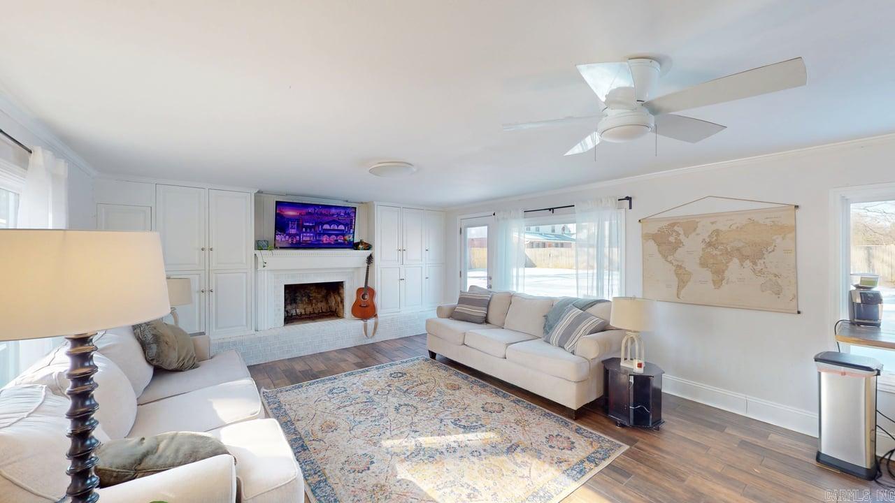 BEAR'S DEN - Residential