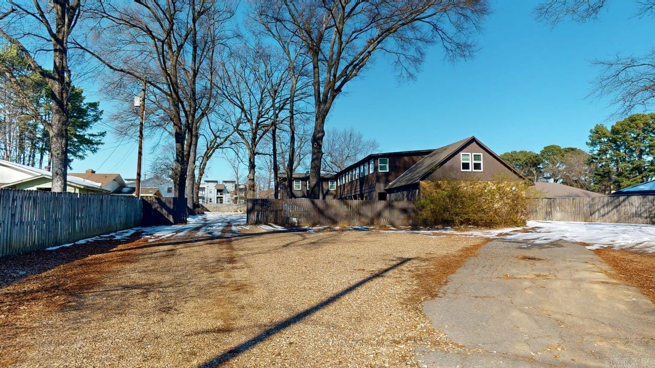 BEAR'S DEN - Residential